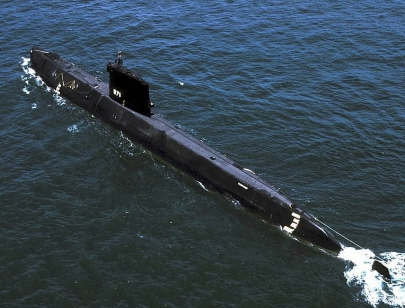 世界上第一艘核潜艇"鹦鹉螺"号于 1958 年实现了历史性的里程碑,成为