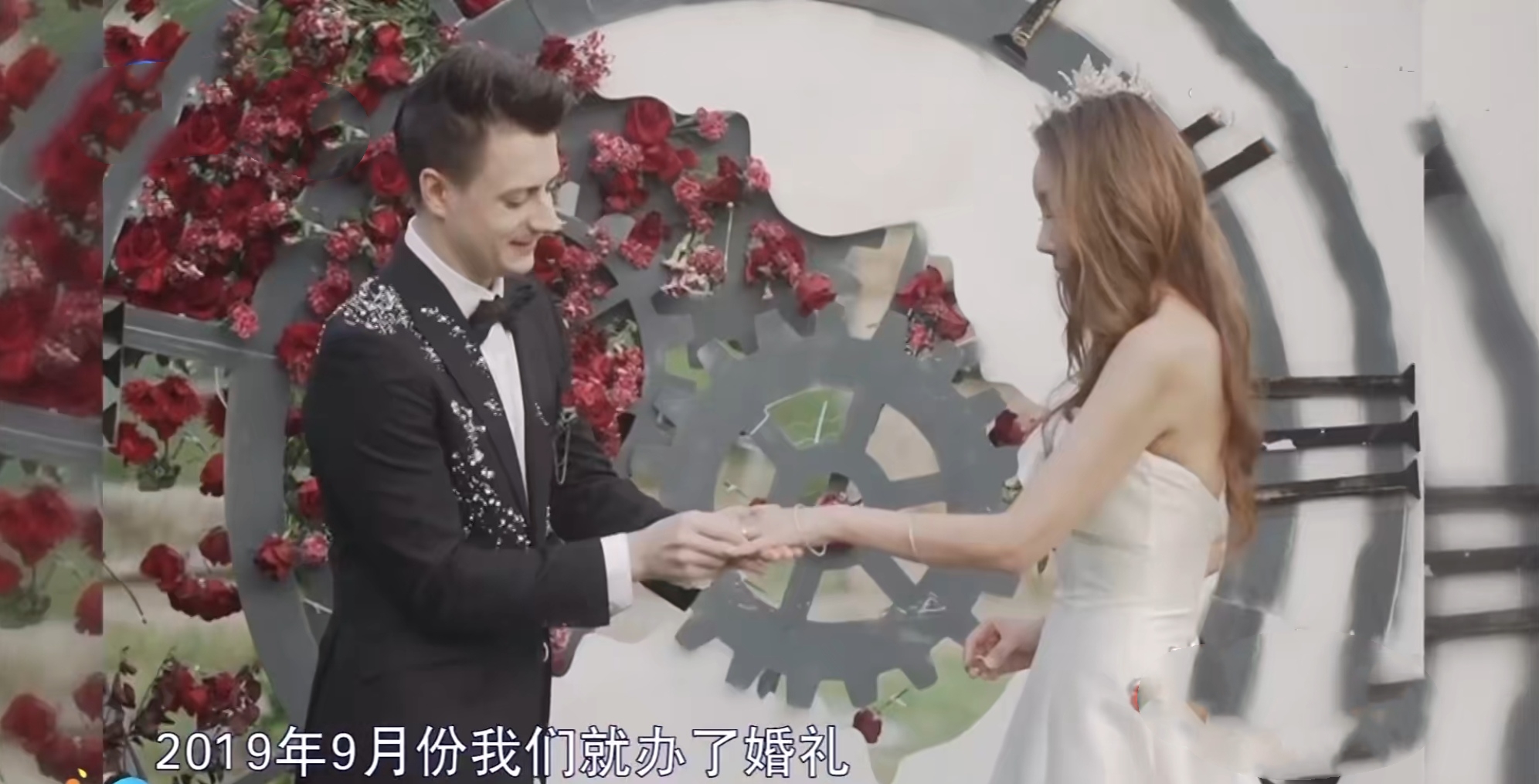 2019年,25岁伏拉夫迎娶50岁瑞拉,异国情侣缘起于对中国的爱