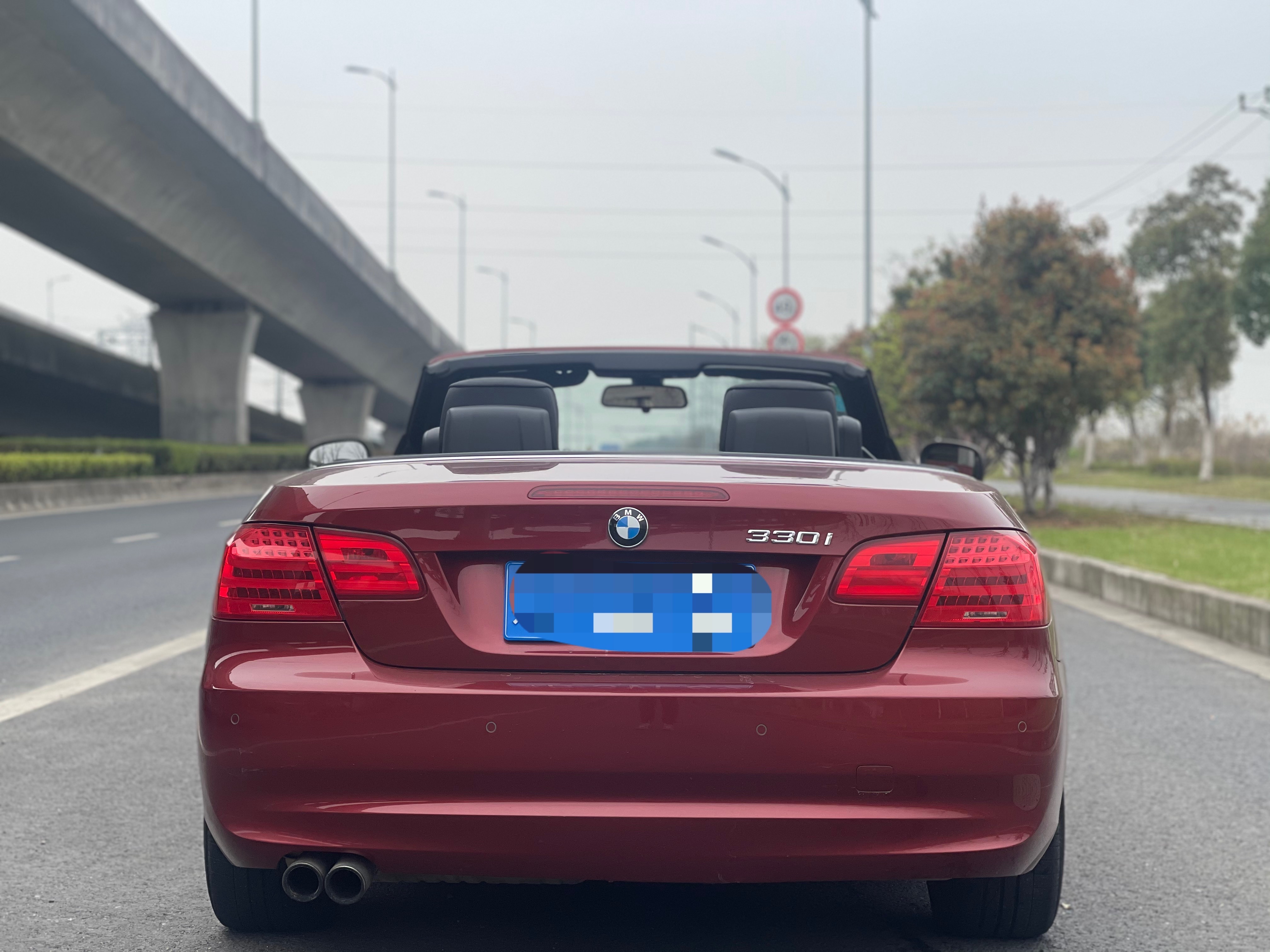 11款宝马330i敞篷轿跑