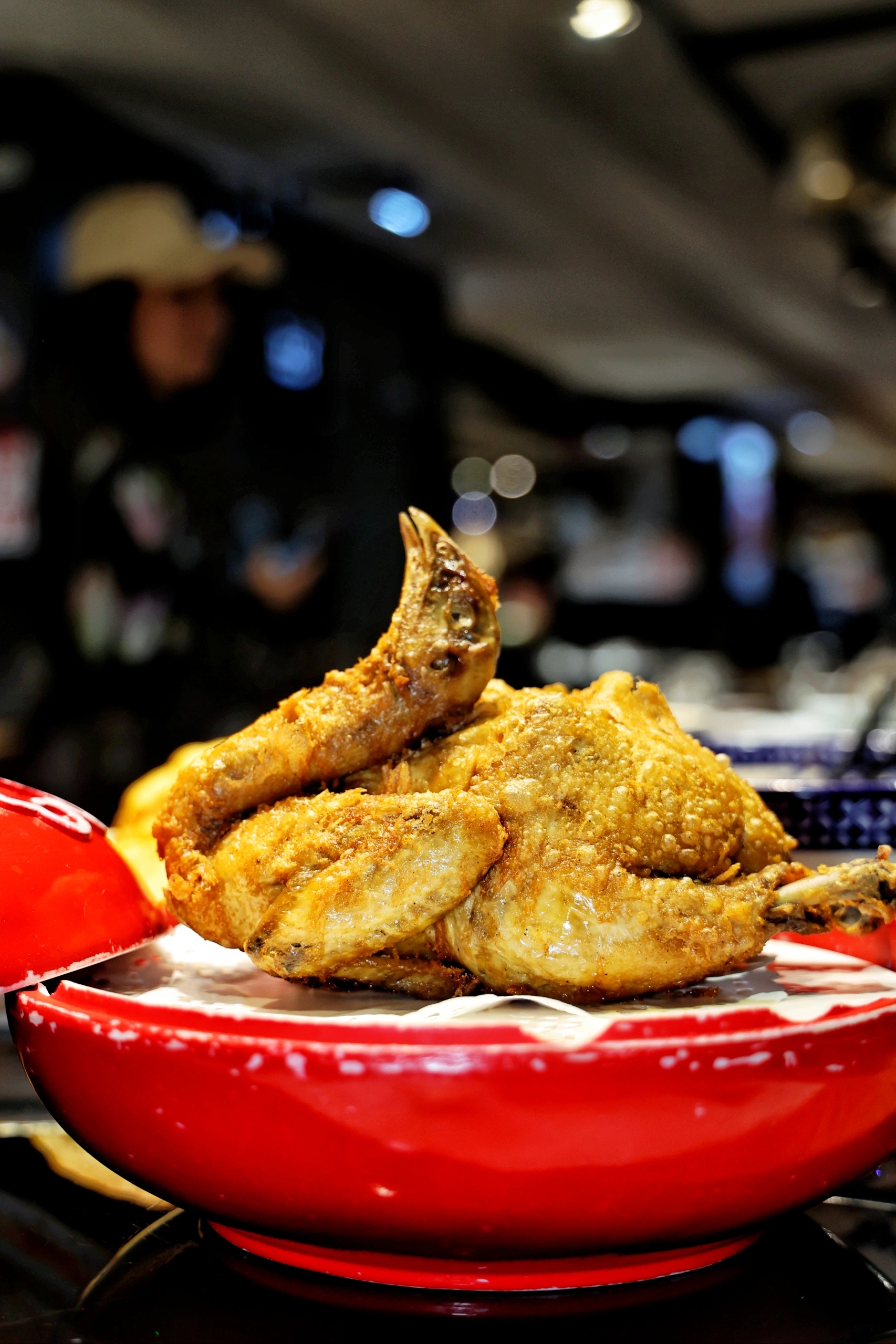 这家陕菜馆 位于钟楼附近东木头市 开了20多年了 深得吃货朋友推荐 走