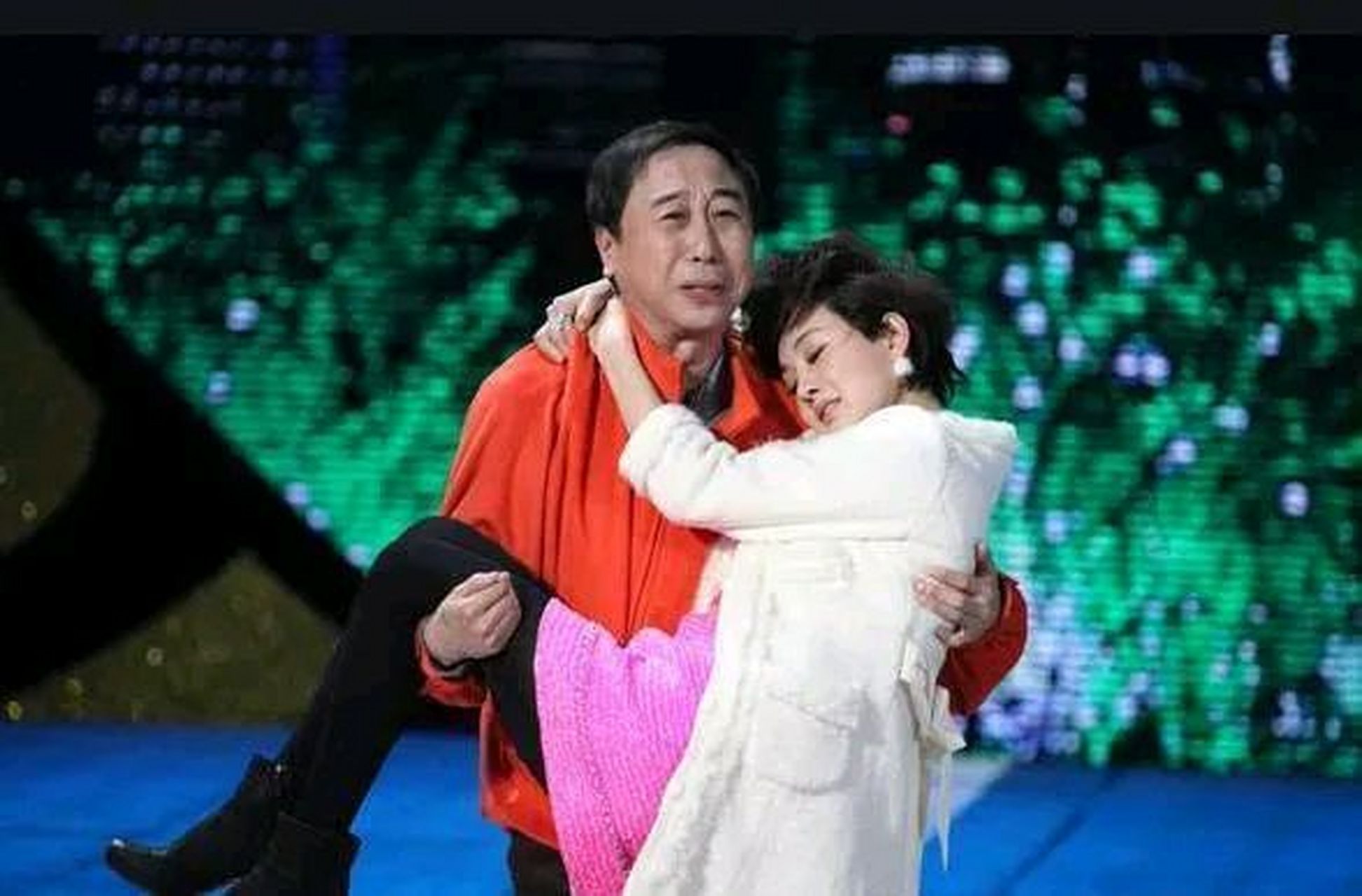 2004年,一个叫张梦的保姆,爆出一条老艺术家冯巩的绯闻.