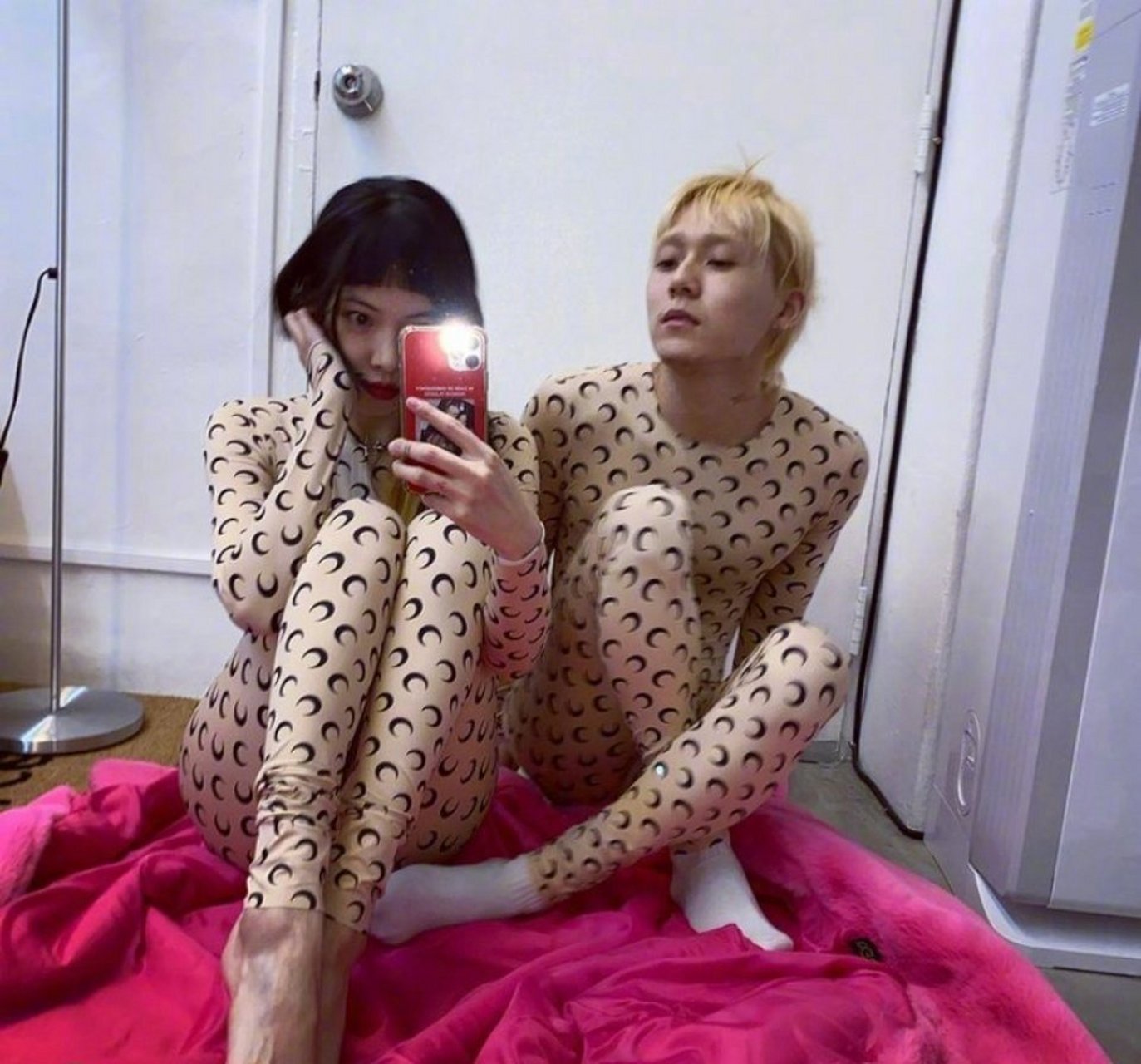 泫雅金晓钟连体衣# 不敢嘴,但是衣服像在有暖气的房间里穿着老土的秋