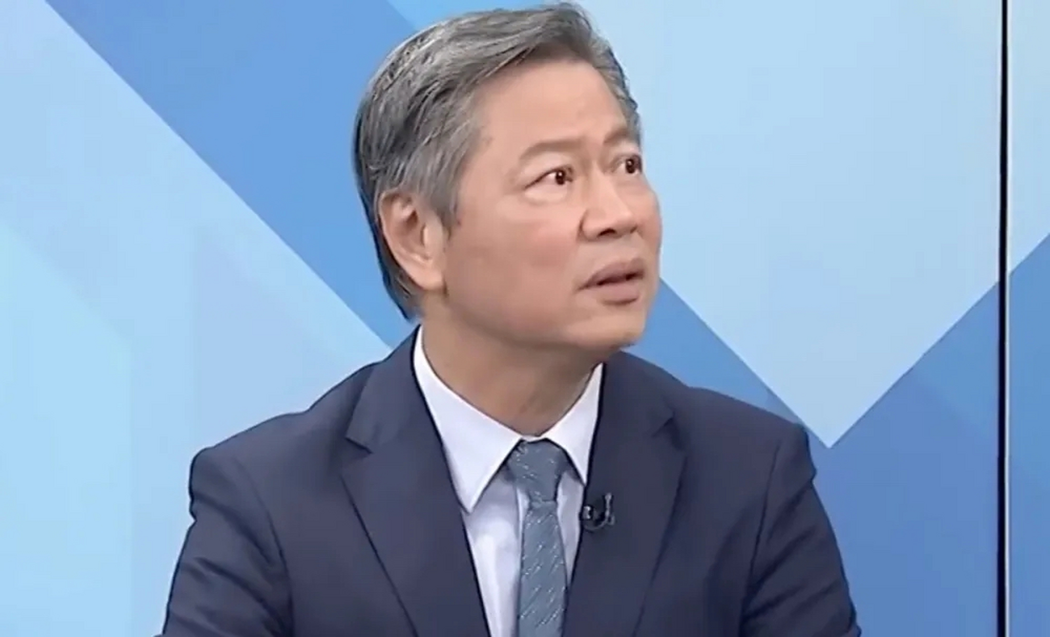 赖岳谦:台湾民众焦虑感上来了  台湾时事评论员赖岳谦:坦白说,你现在