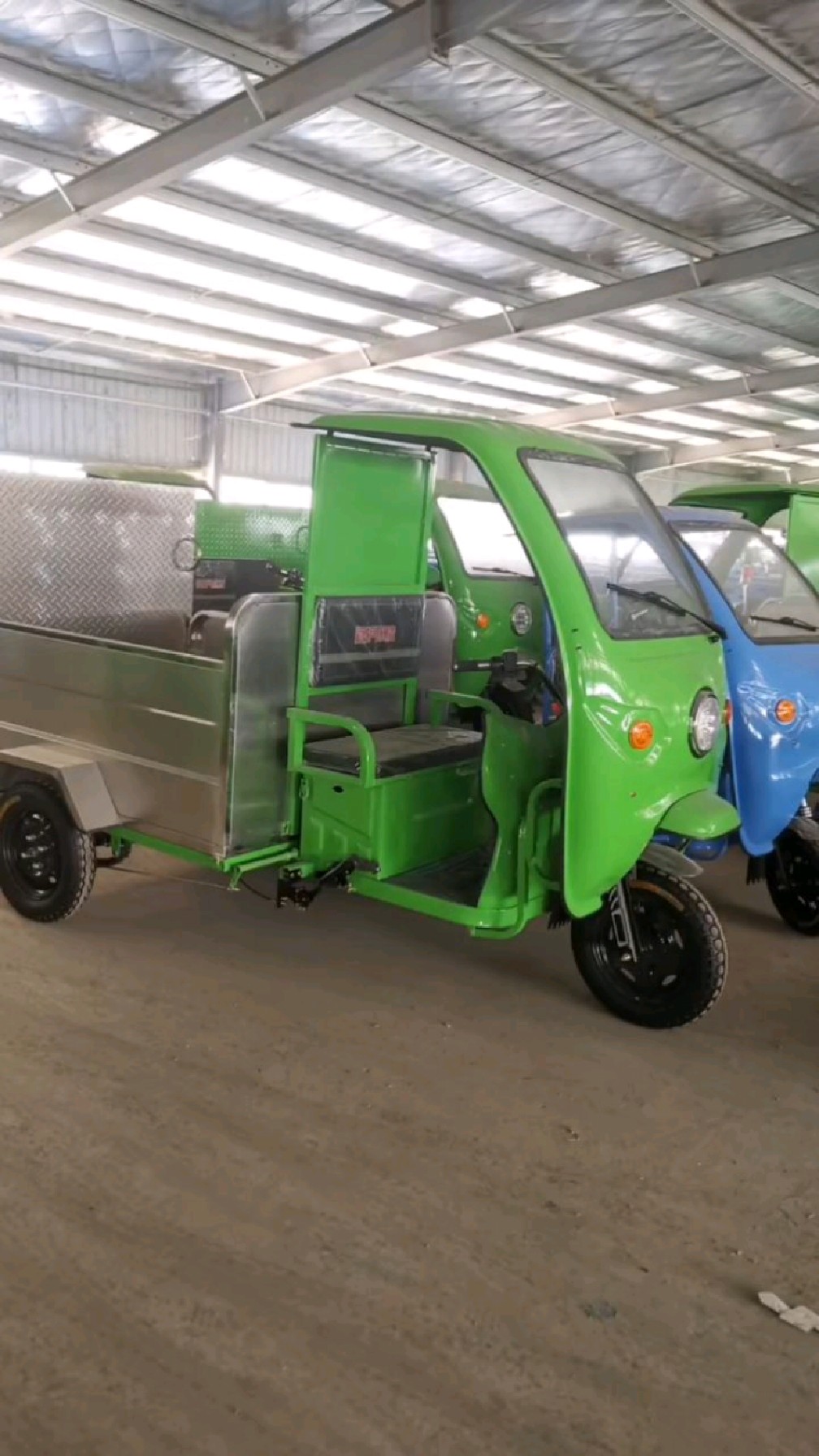 电动三轮垃圾清运车垃圾车加雨棚-度小视