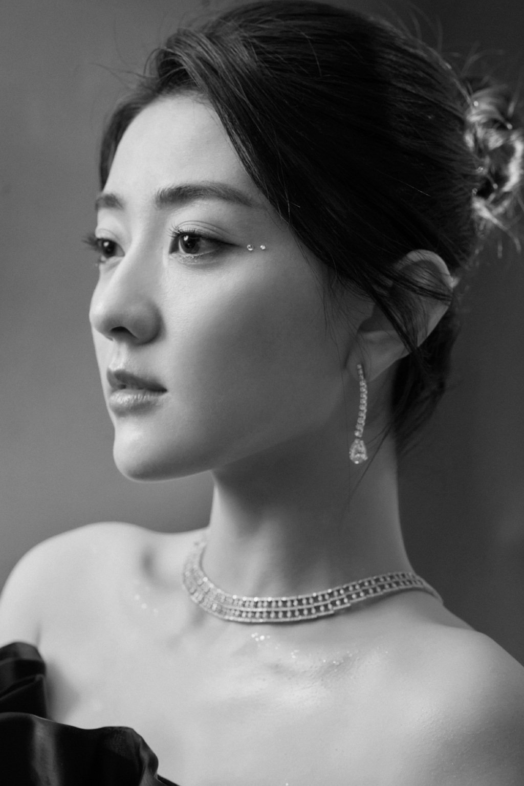 梁洁精美壁纸:眼神灵动清澈,气质端庄优雅!