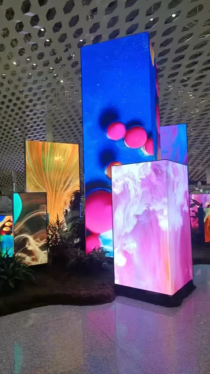 深圳市光彩智芯电子有限公司:90度直角led电子屏