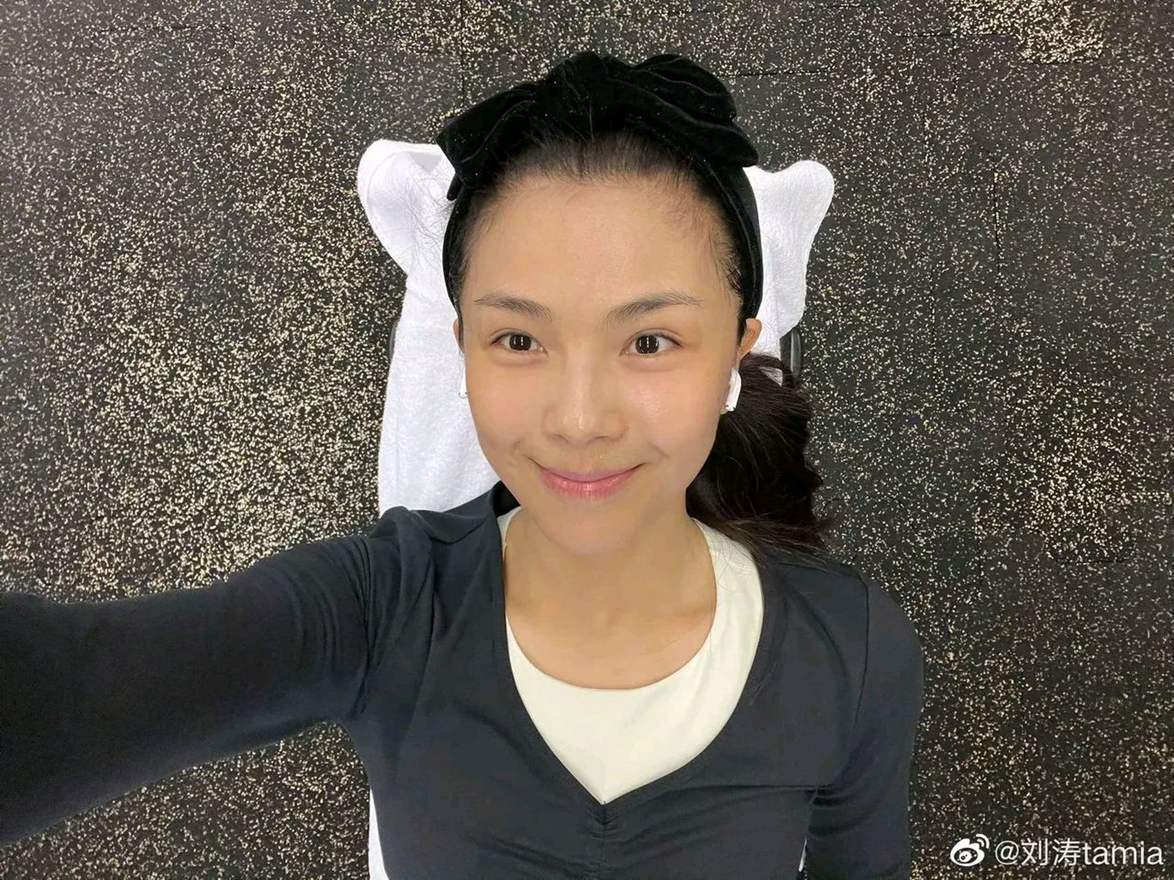 刘涛,晒素颜照!