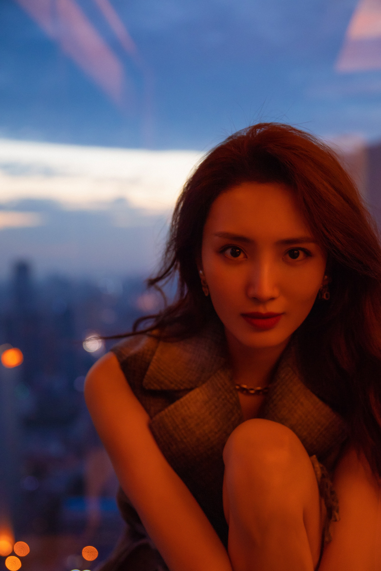 王紫璇品牌活动造型,复古唇色,蓬松披肩发,复古优雅