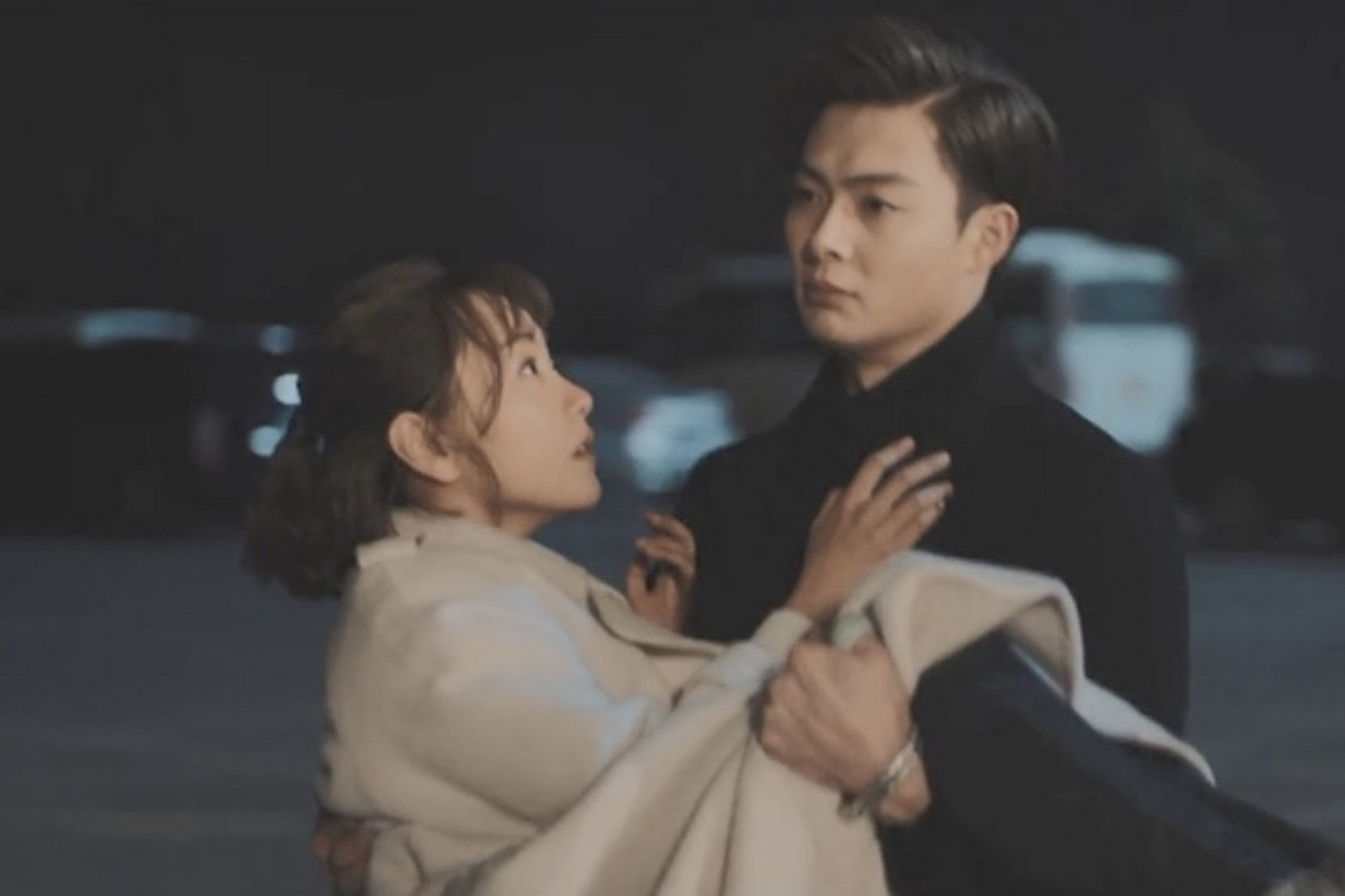 张日山百岁老帅哥,漂亮姐姐尹南风多次示爱,张日山却视而不见,真是急