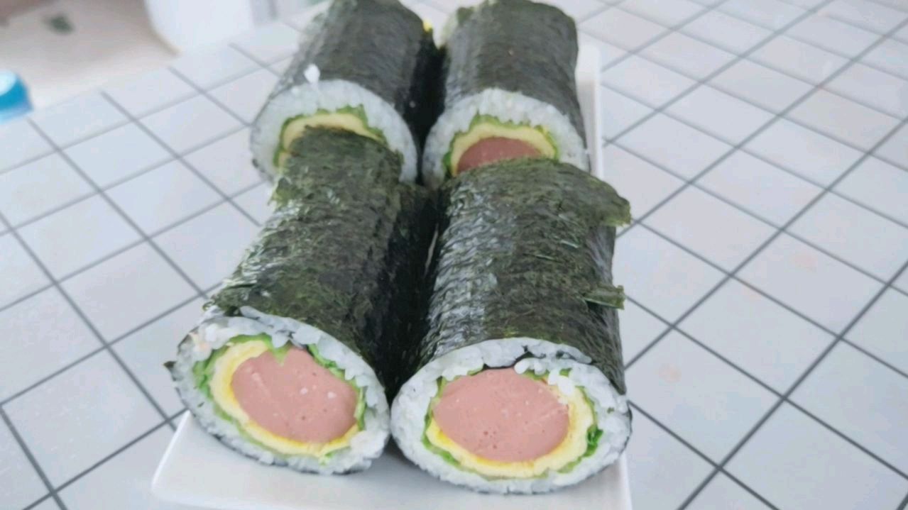 今天我又做了孩子爱吃的寿司,简单美味又馋人