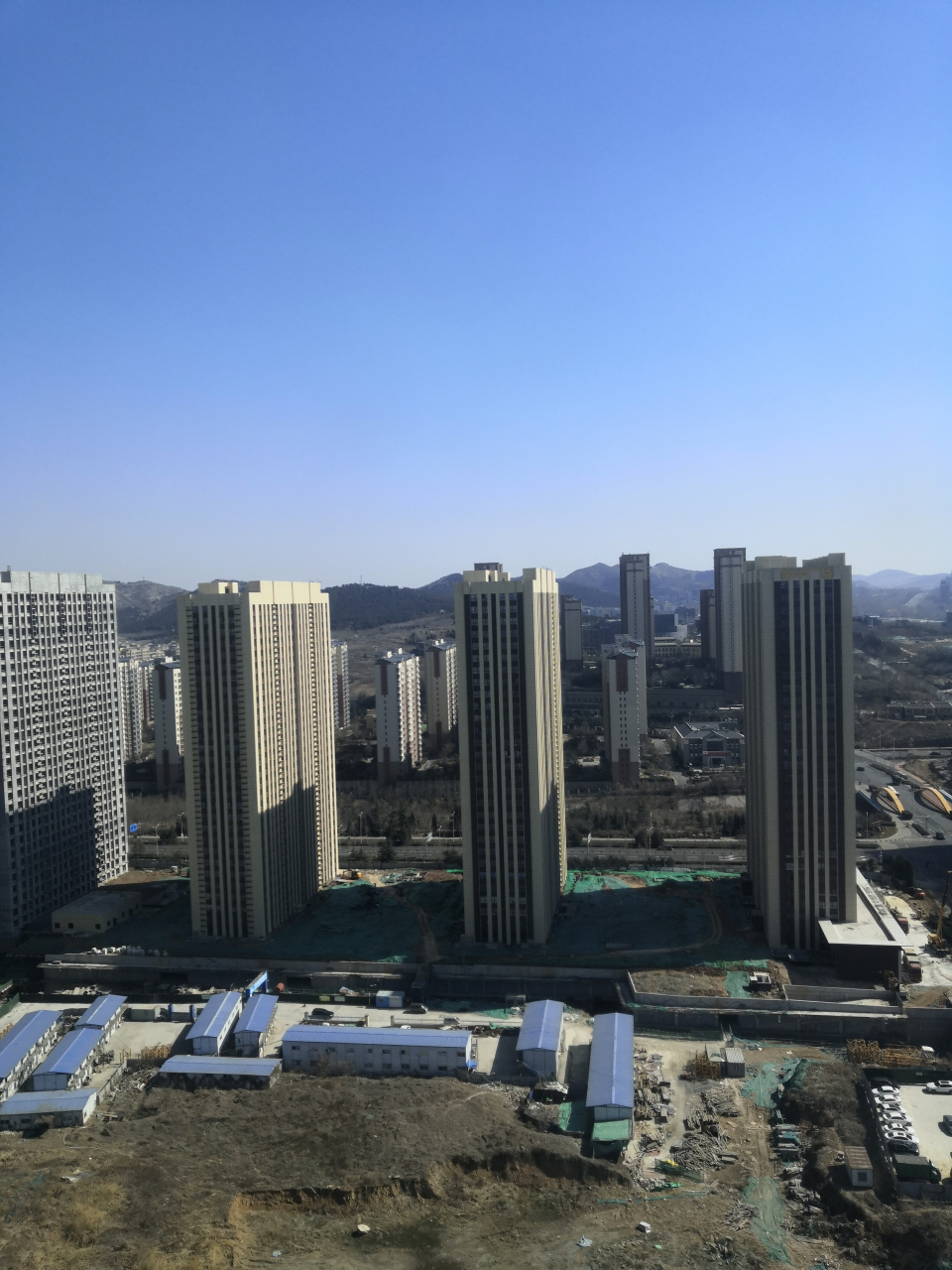 济南帝华广场公寓在去年10月31日未能按期交付,延期到今年4月30日.