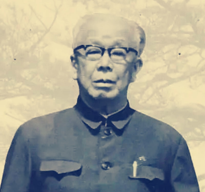 辽宁省省长黄欧东在饭店就餐遭服务员恶劣对待,他说:你被下课了