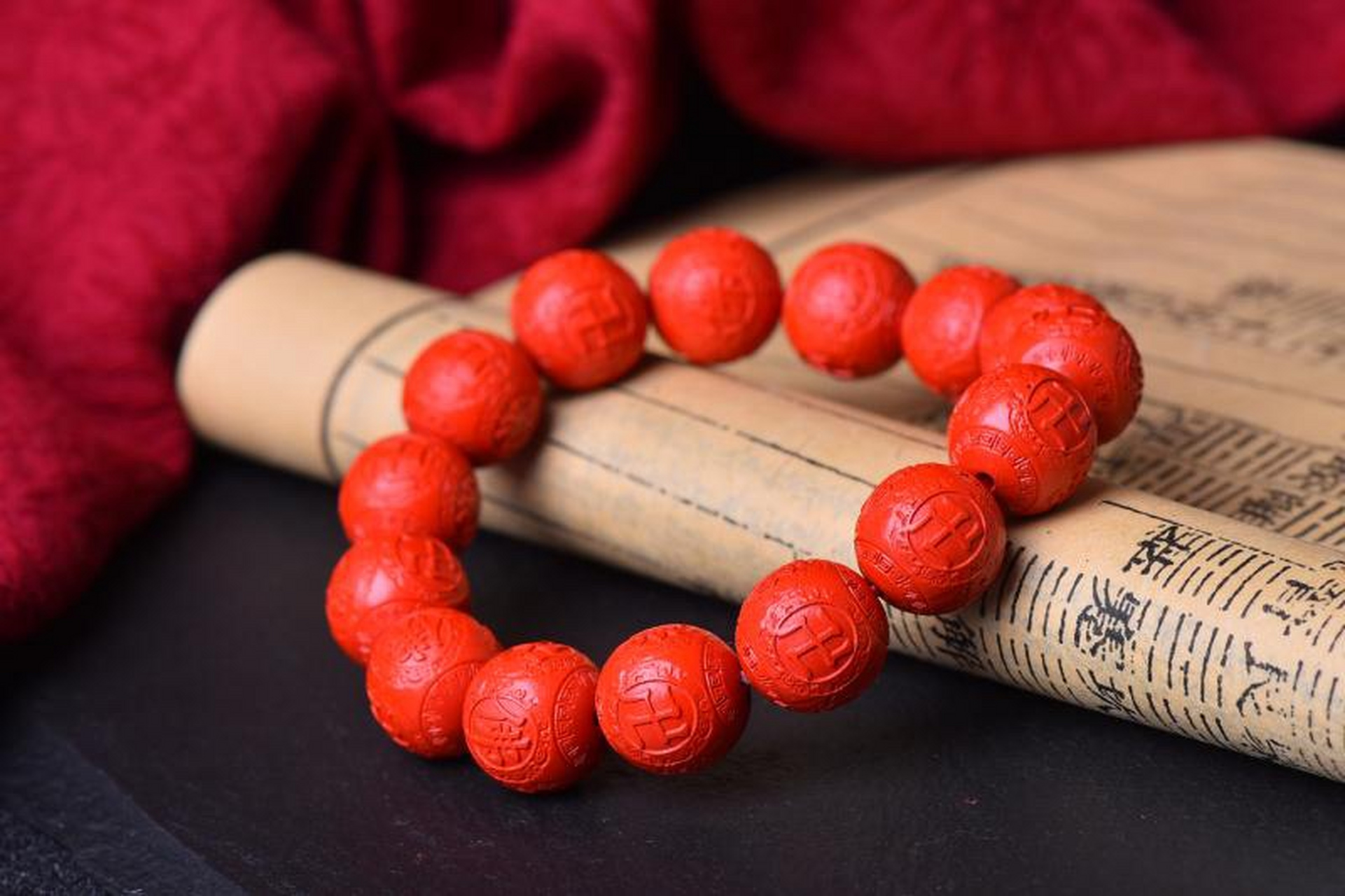 天然红砂佛珠手链单圈手链,采用纯原矿研磨而成的红砂粉压制成形,火烧