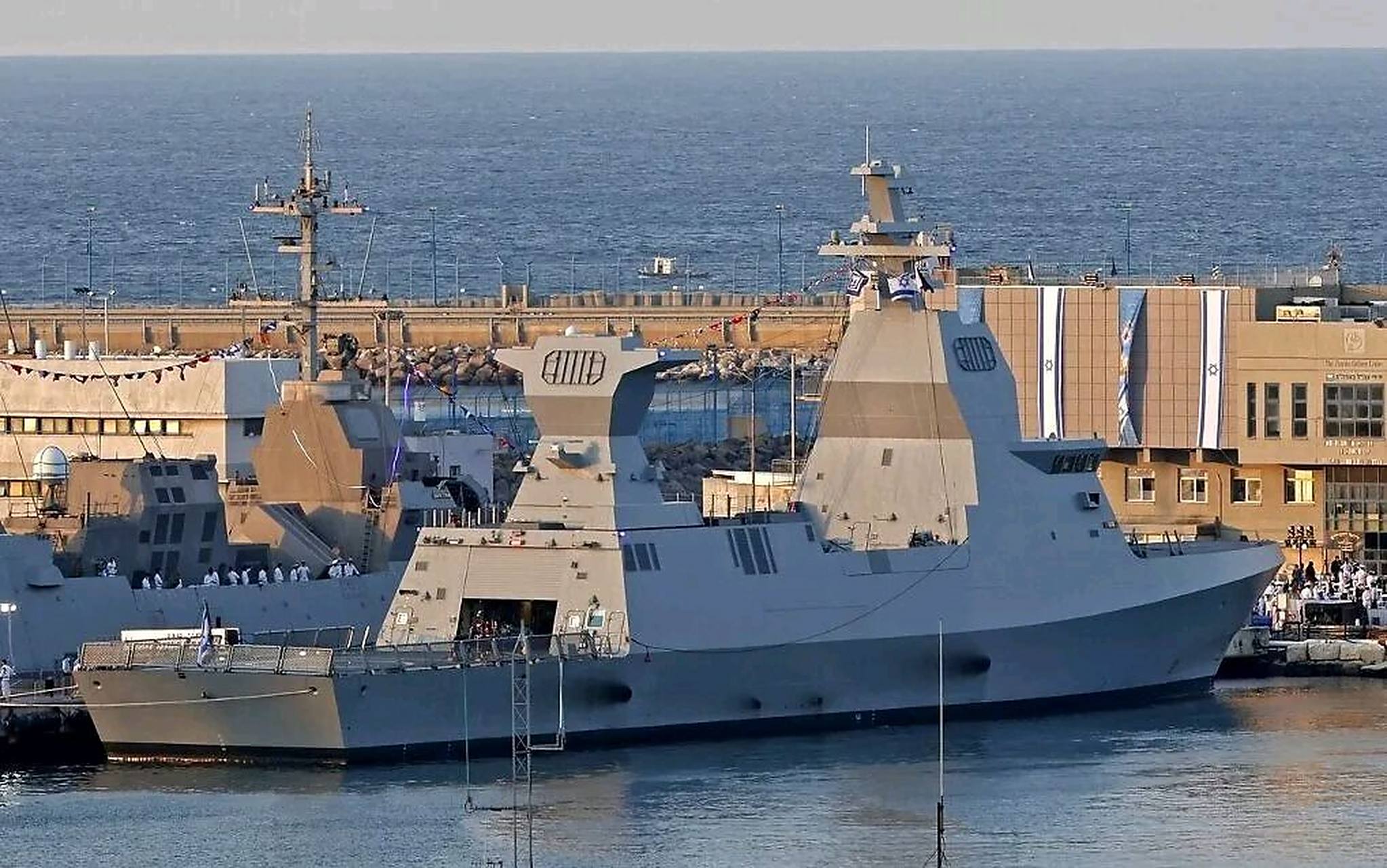 舰船欣赏:以色列萨尔6型轻型护卫舰,在那个地区算是不错的船了.