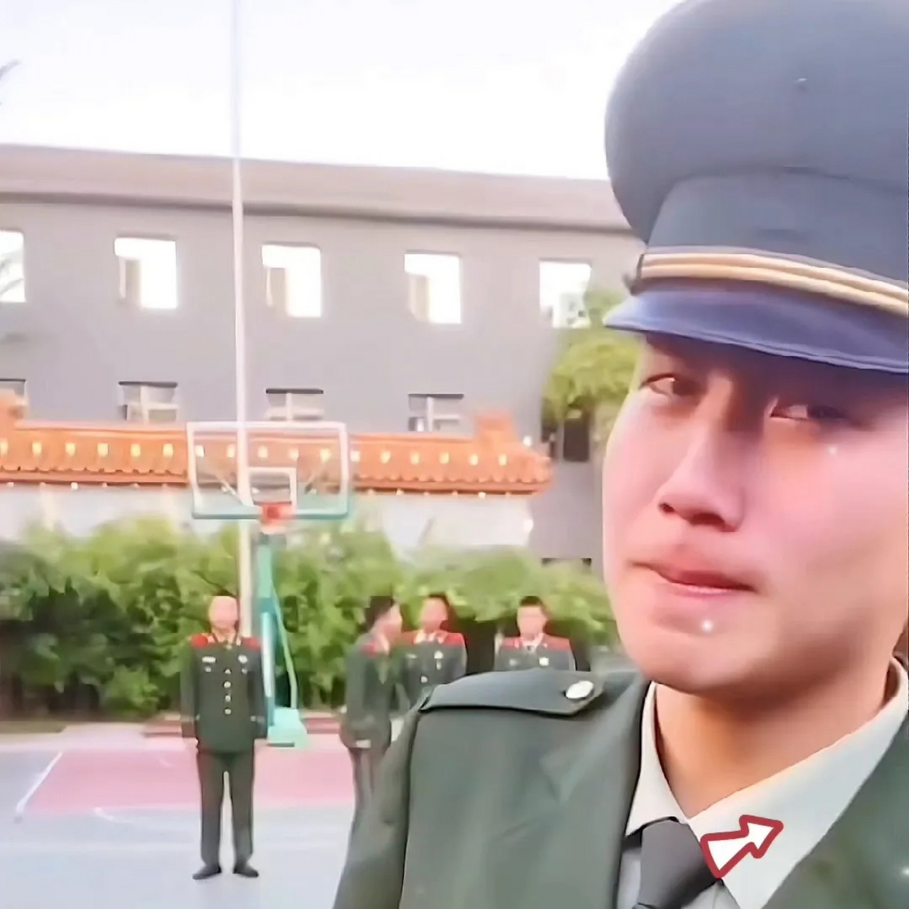 就在刚刚,湖南一位名叫张志成的退伍老兵独自一人乘坐了十多个小时的