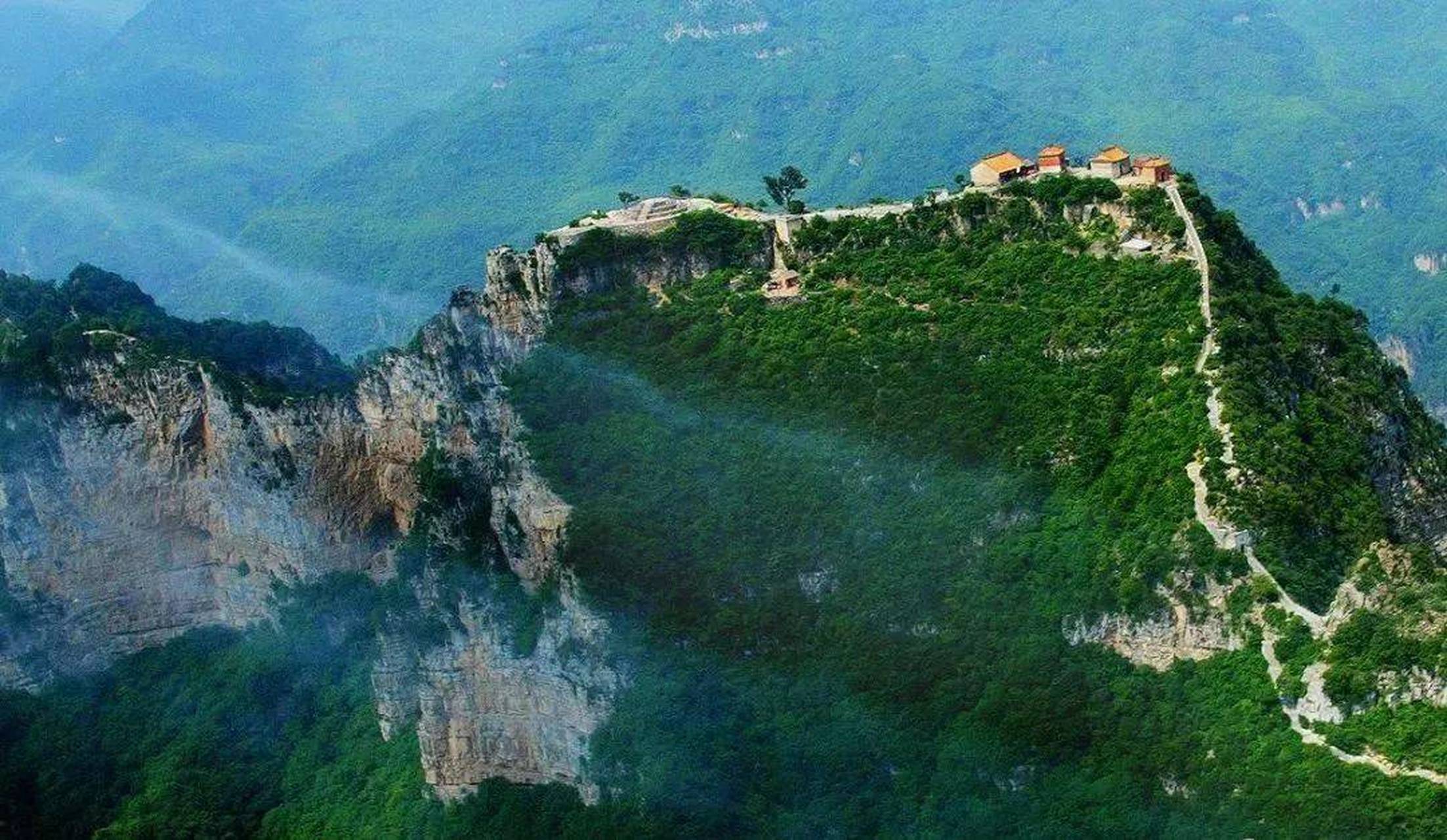 神农山风景区自然风光优美,历史文化底蕴厚重.