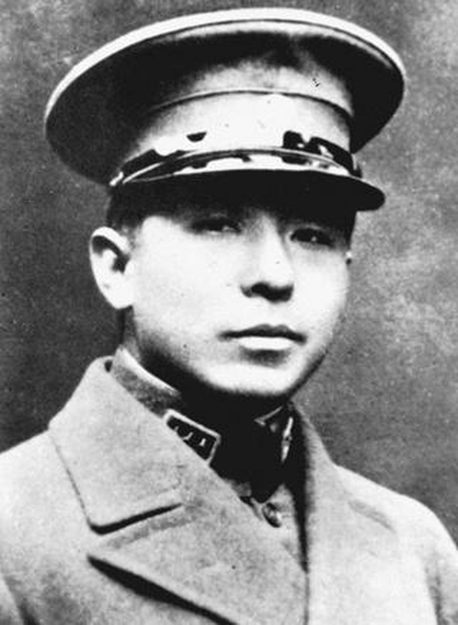 张学良和郭松龄关系之深,在民国野史上可以大书特书,两人睡一张炕,在