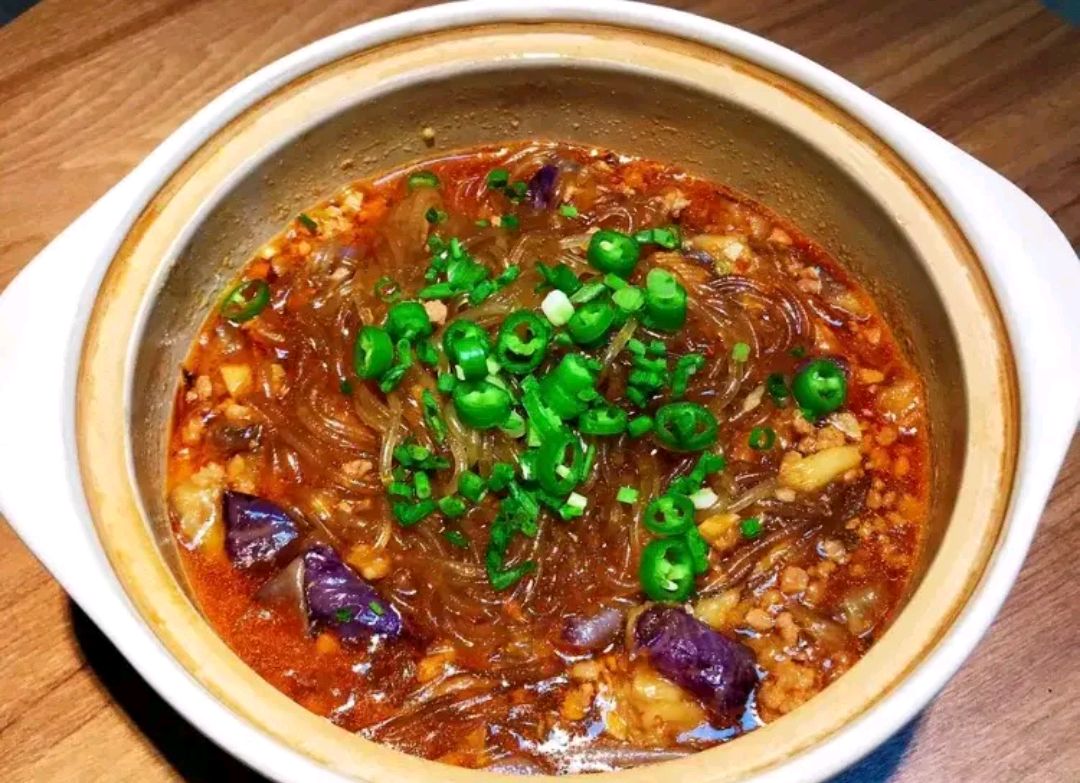 美味茄子肉末粉丝煲