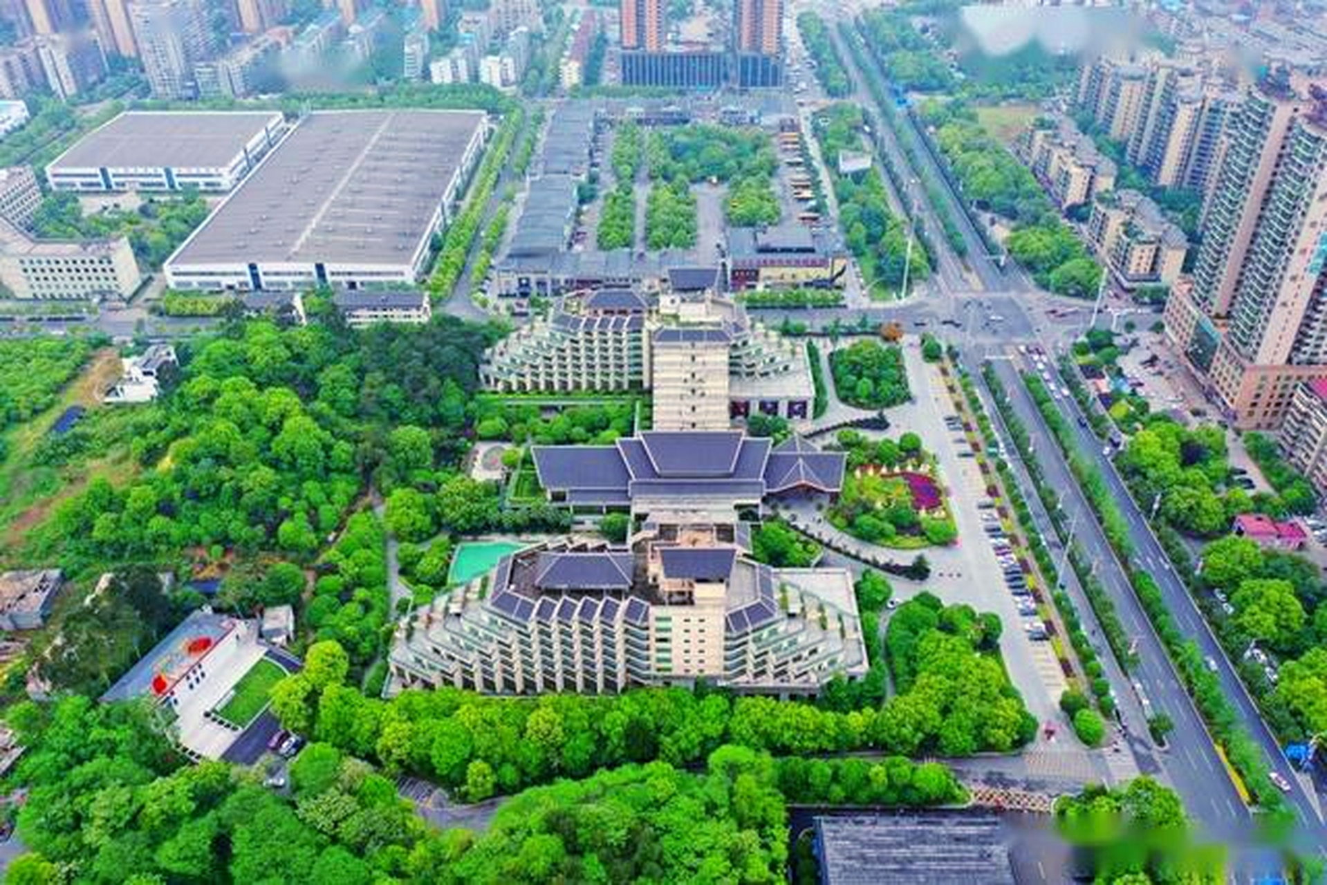 衡阳林隐假日大酒店是衡阳市首家由中,港合资开发的集餐饮,休闲娱乐