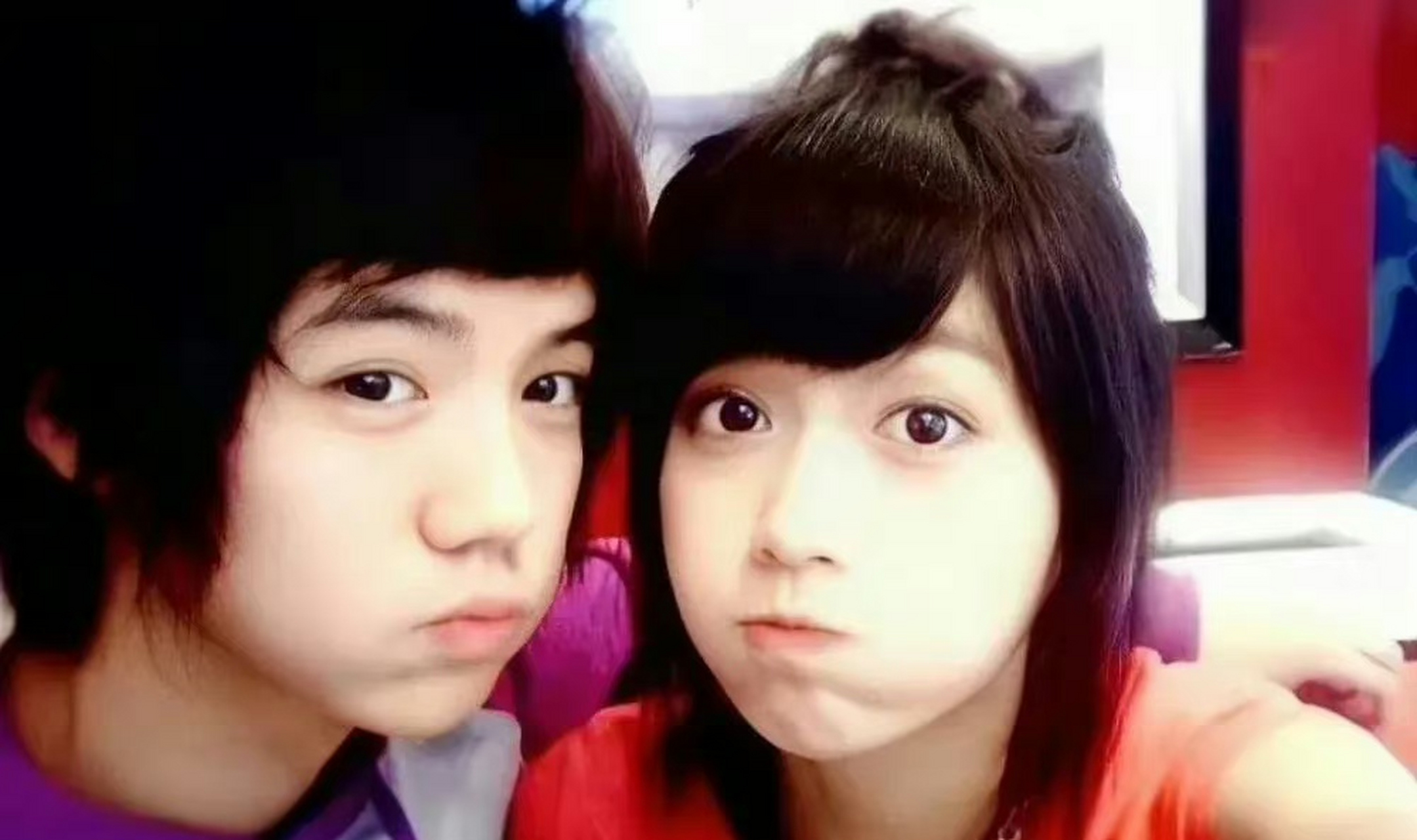 鹿晗未出道前照片,感觉鹿晗比同框女孩还漂亮