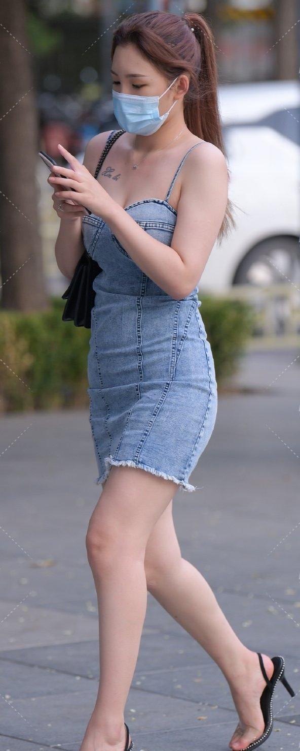 穿"涤纶"包臀裙的美女,个性靓丽又显身材,美丽清澈