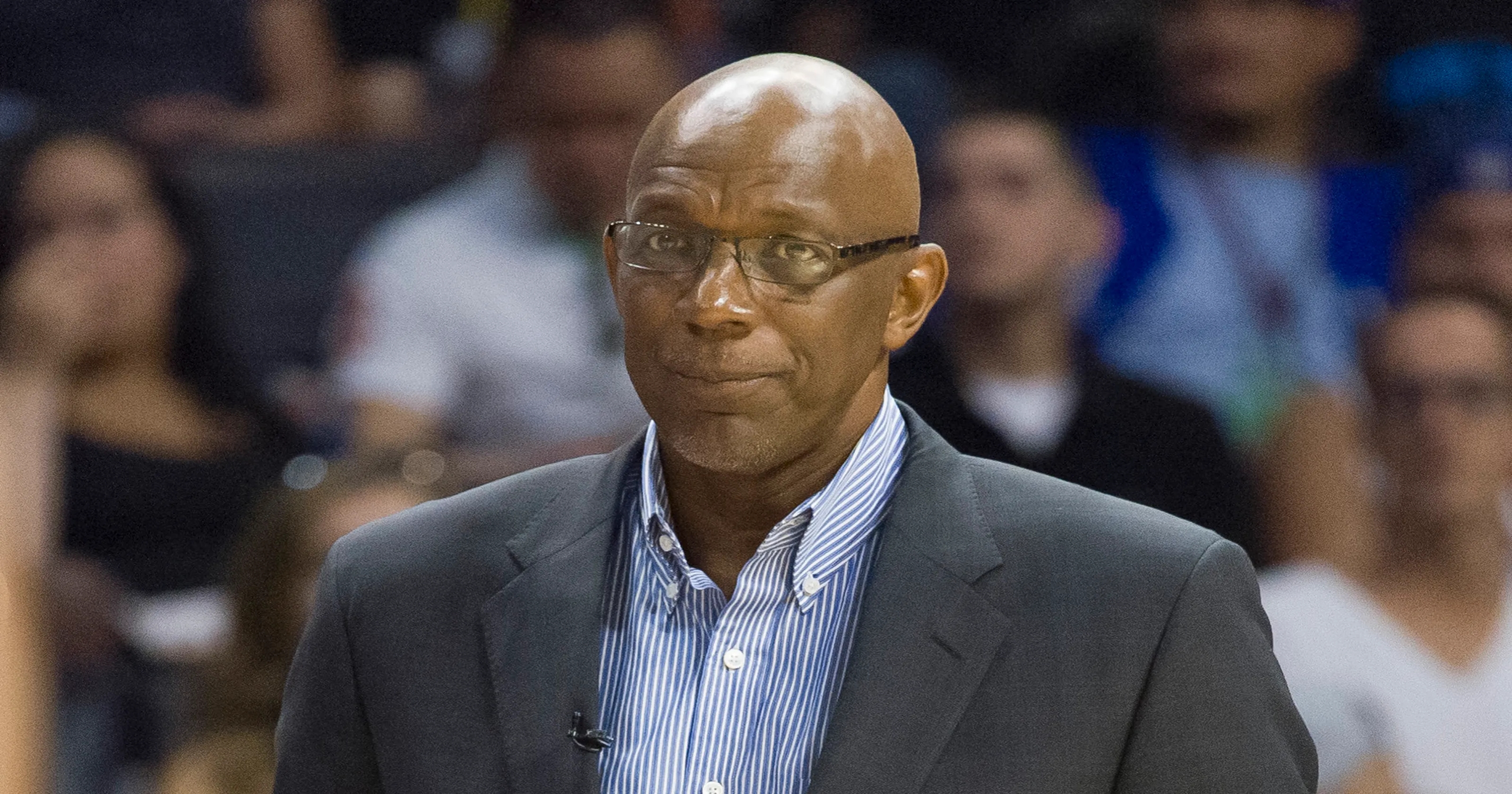 火箭队传奇人物克莱德·德雷克斯勒被休斯顿体育名人堂授予荣誉