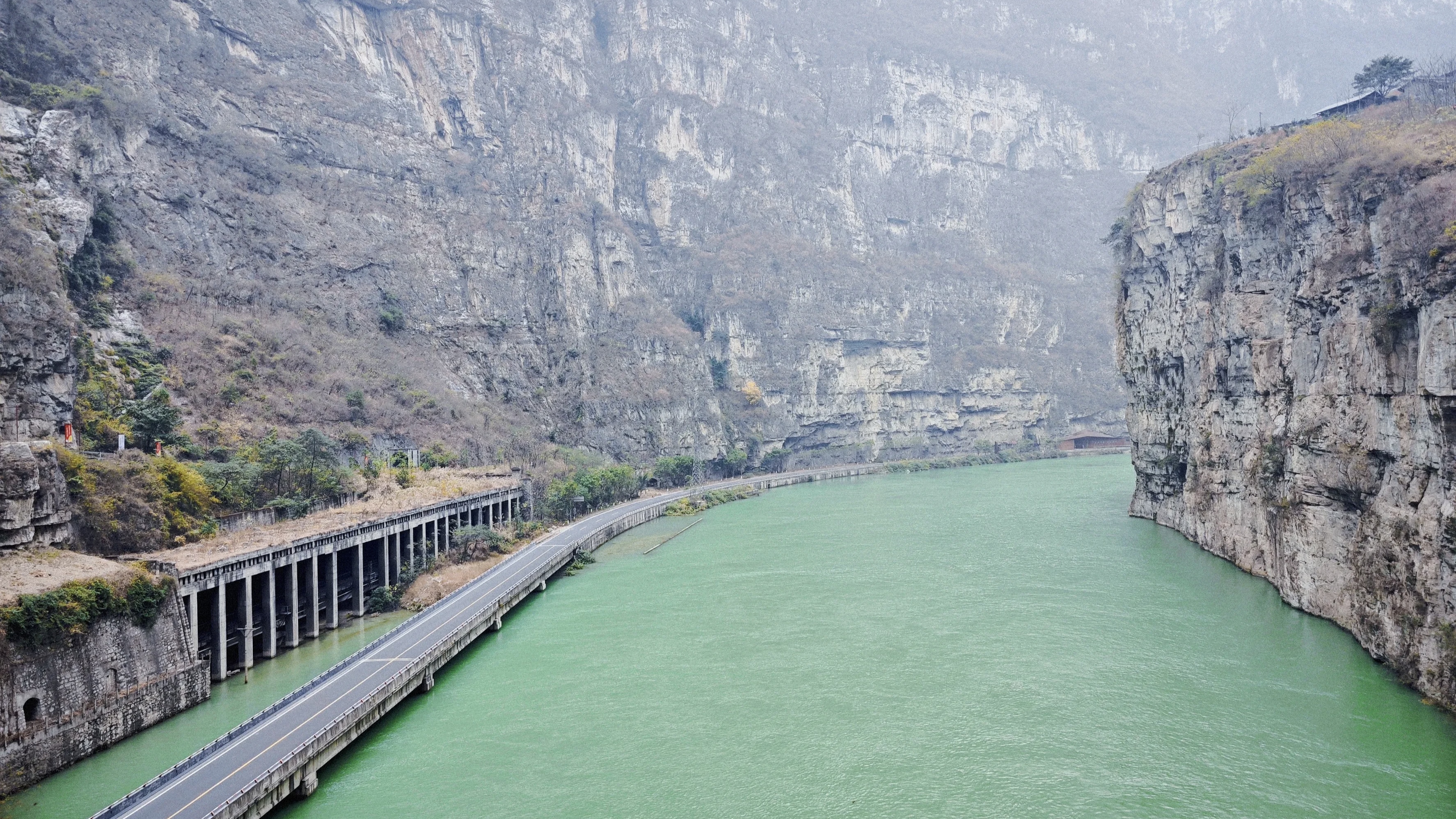 峨边至金口河大峡谷,不准外国人进入的水上公路