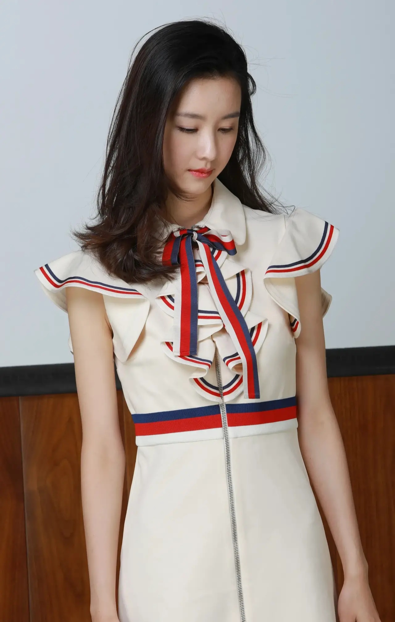 陈都灵清纯唯美,少女感十足