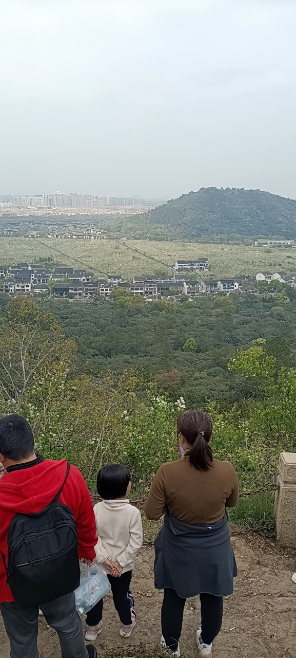 平时多运动,苏州树山可以,看了人来人往的潮流,走在此路上能让人心情