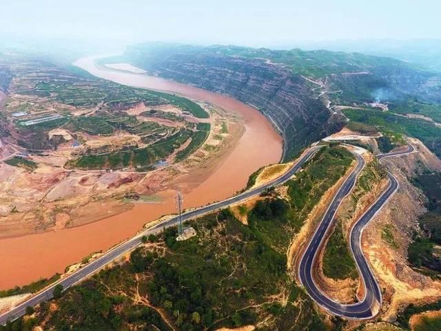中国的"1号公路",还是高颜值公路,临水临崖非一般的刺激感!