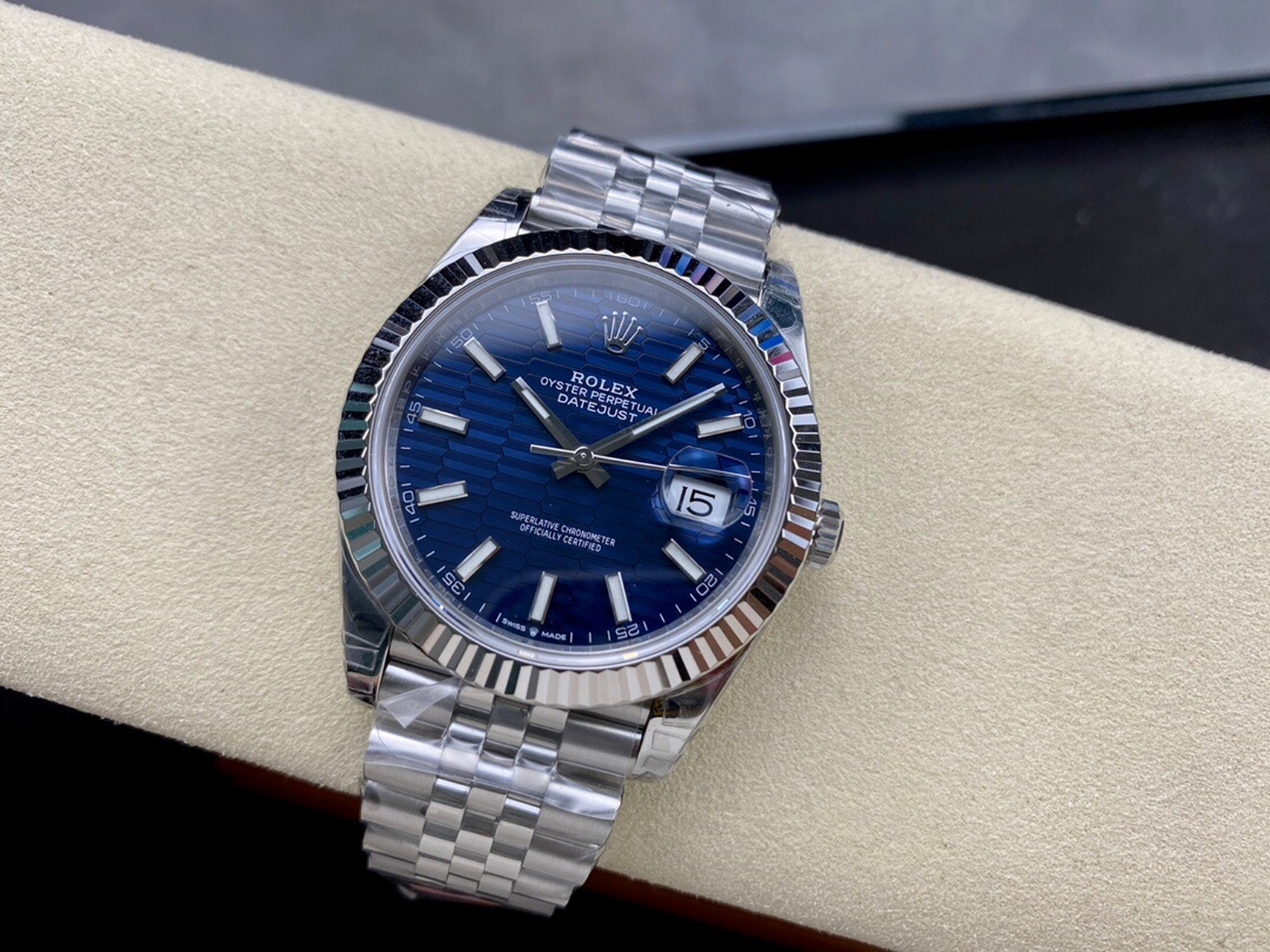 劳力士日志型优雅蓝盘