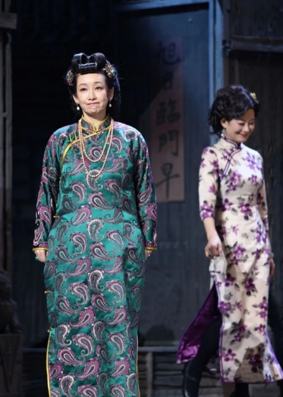 秦海璐陶虹同框 演绎旗袍美,谁更胜一筹 我觉得,陶虹更胜一筹 主要是