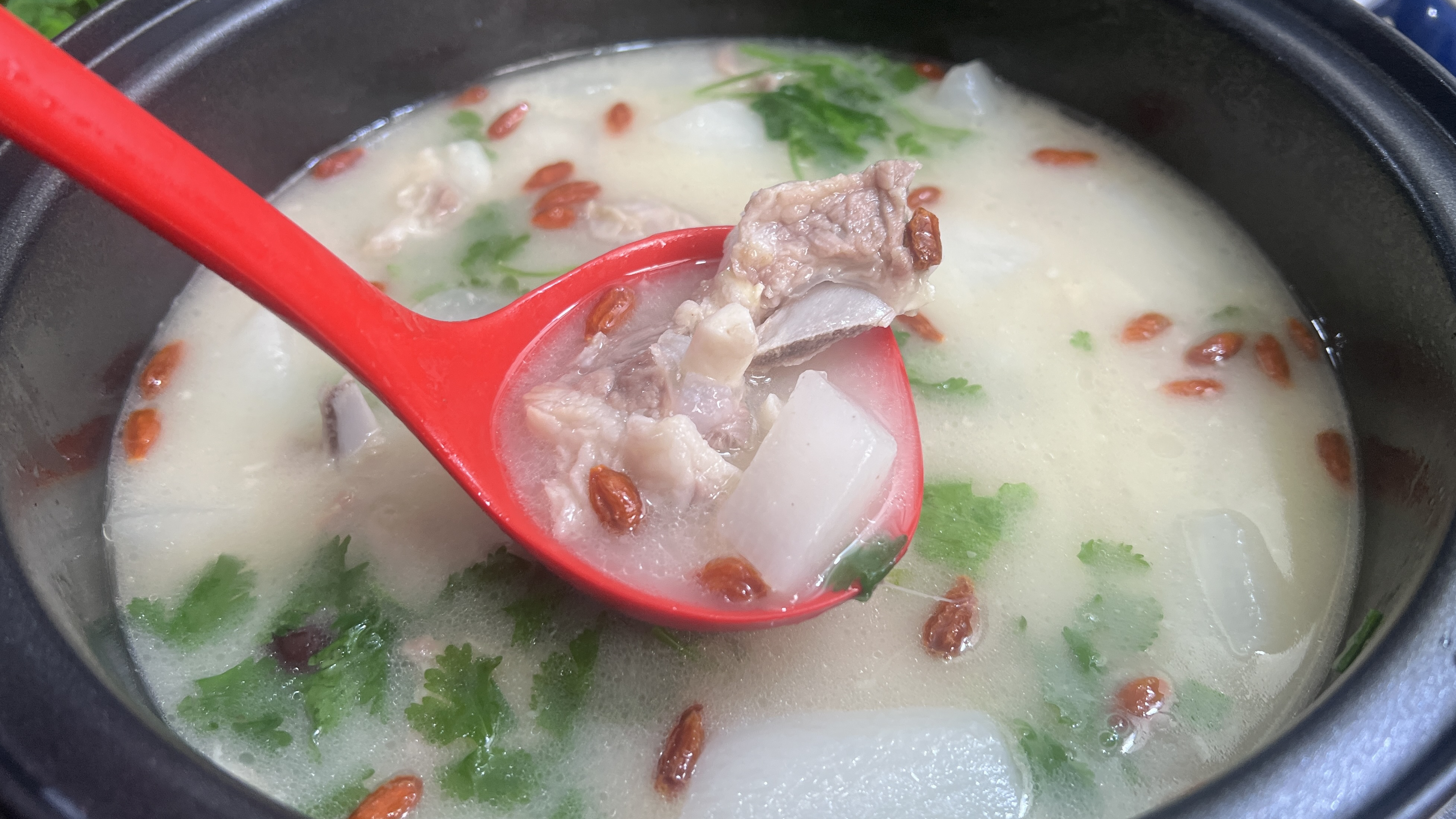 炖羊肉汤,10个家庭9个错,教你饭店不外传的秘诀,汤鲜味美不膻