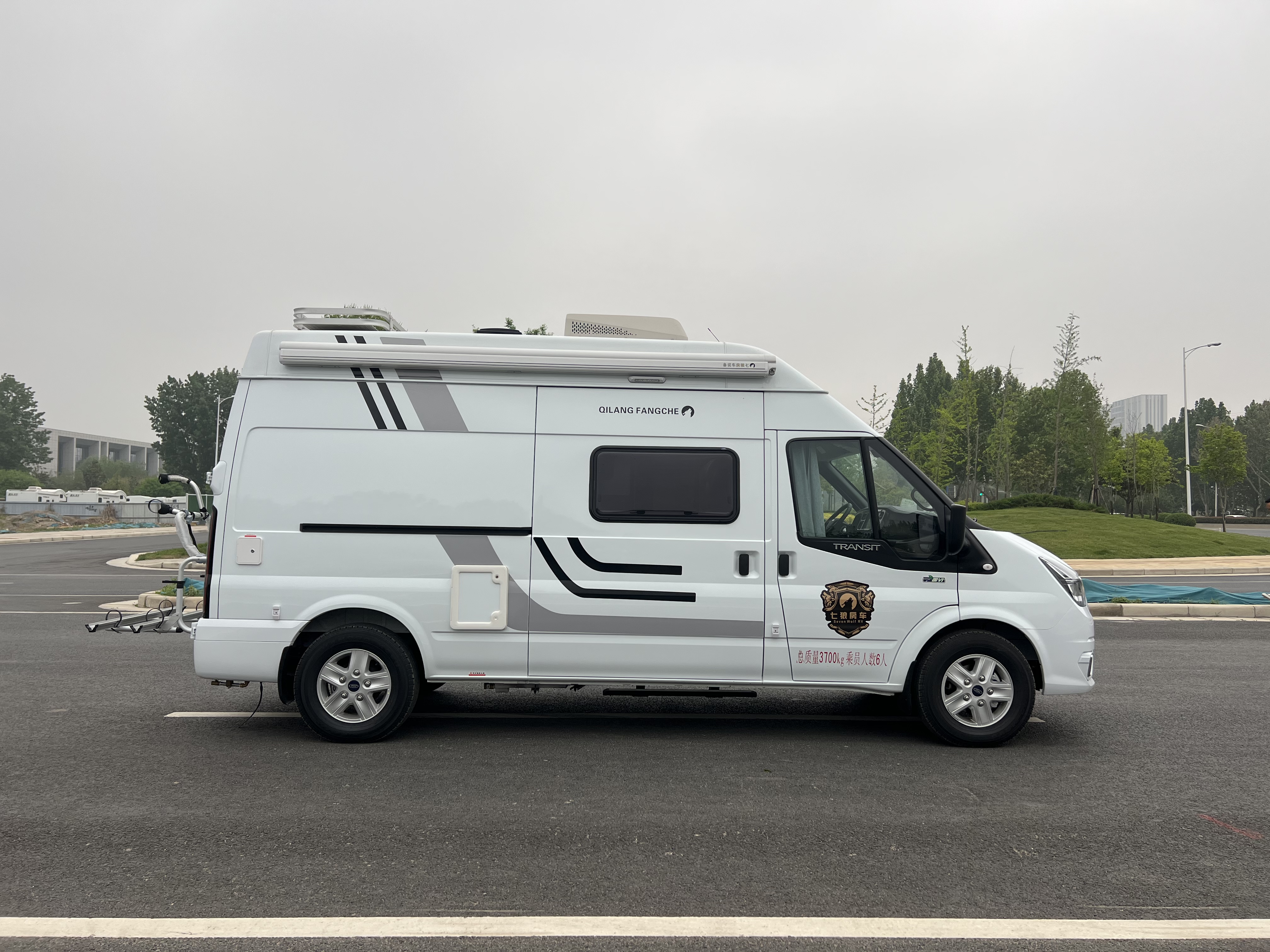 福特全顺新时代v348pro底盘打造的b型自动挡房车