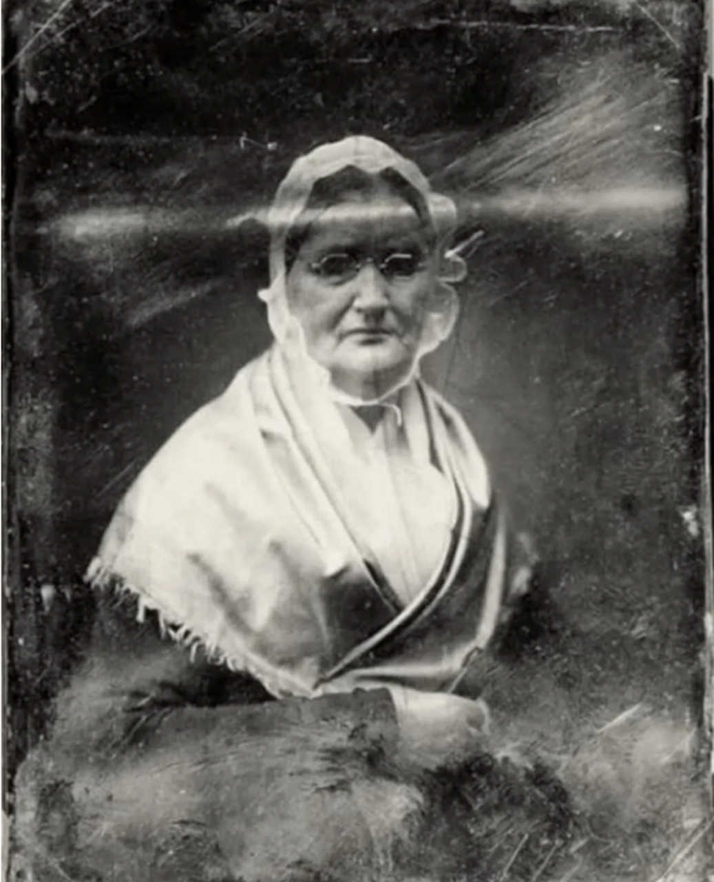 "这个皮包骨的女人,曾经是法国第一美人.