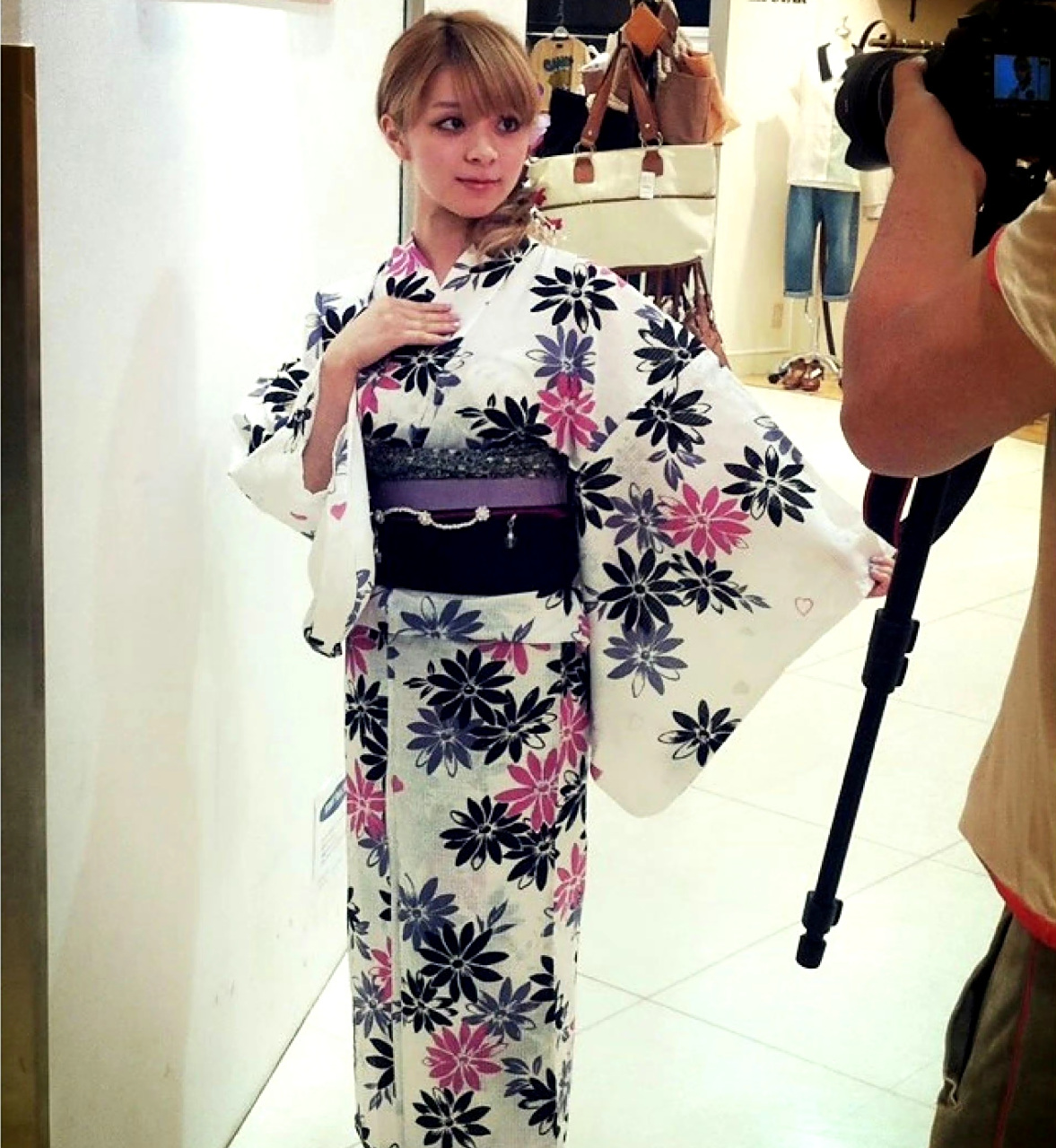 20岁的美依礼芽,素颜照好可爱…#美依礼芽