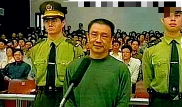 案件:厦门海关关长"杨前线",从清廉到腐败,背后是谁在拉他?