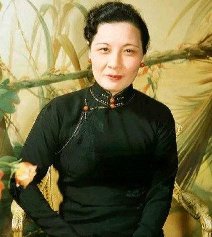 著名的"段家玉翡翠",竟是马蹄踩出来的,连宋美龄都偏爱它