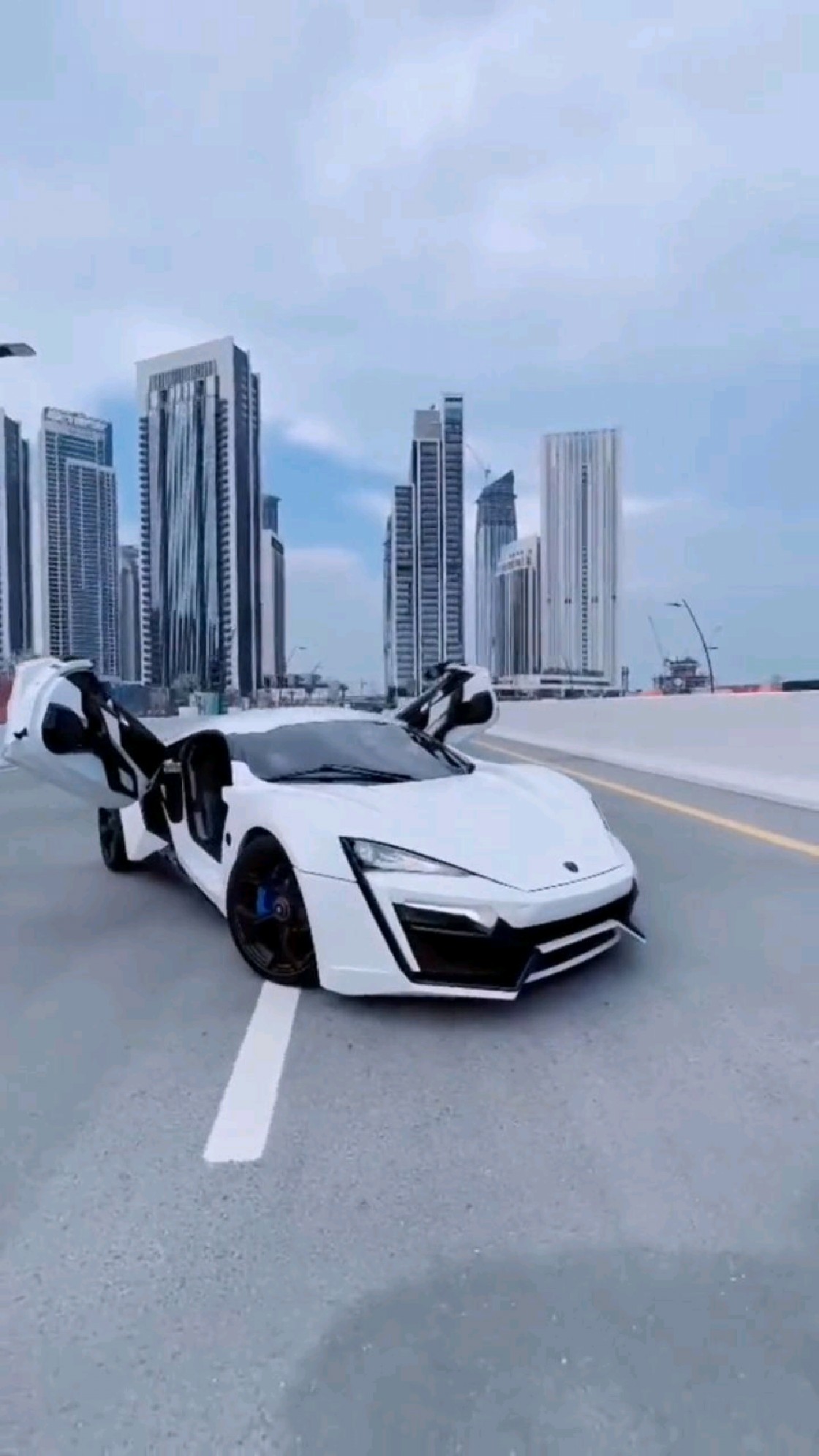 全球限量销售,天花板级超跑,莱肯芬尼尔.-度小视