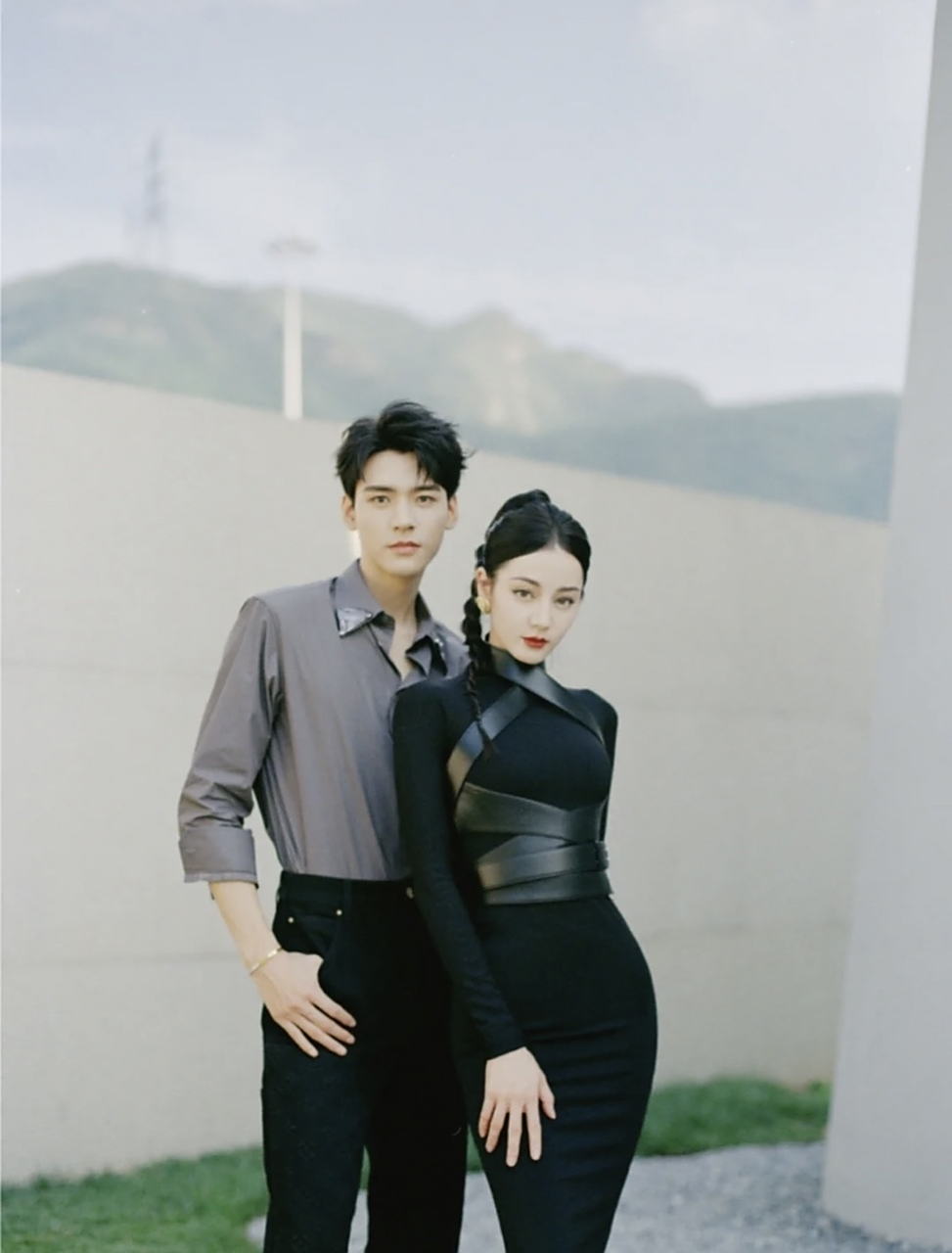 龚俊和迪丽热巴在一起 好有cp感!  两个都是女娲毕社啊!