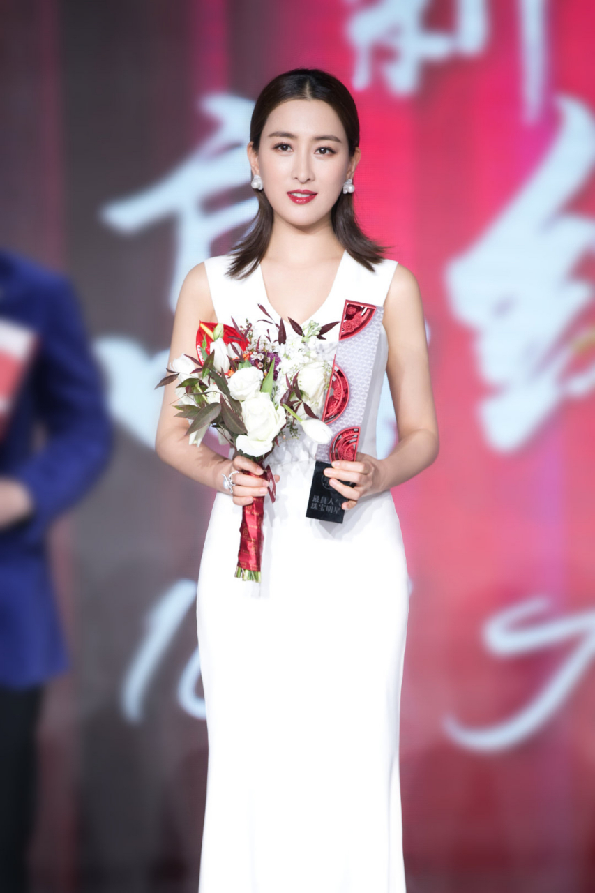 马苏美照,优雅迷人!#养眼美女