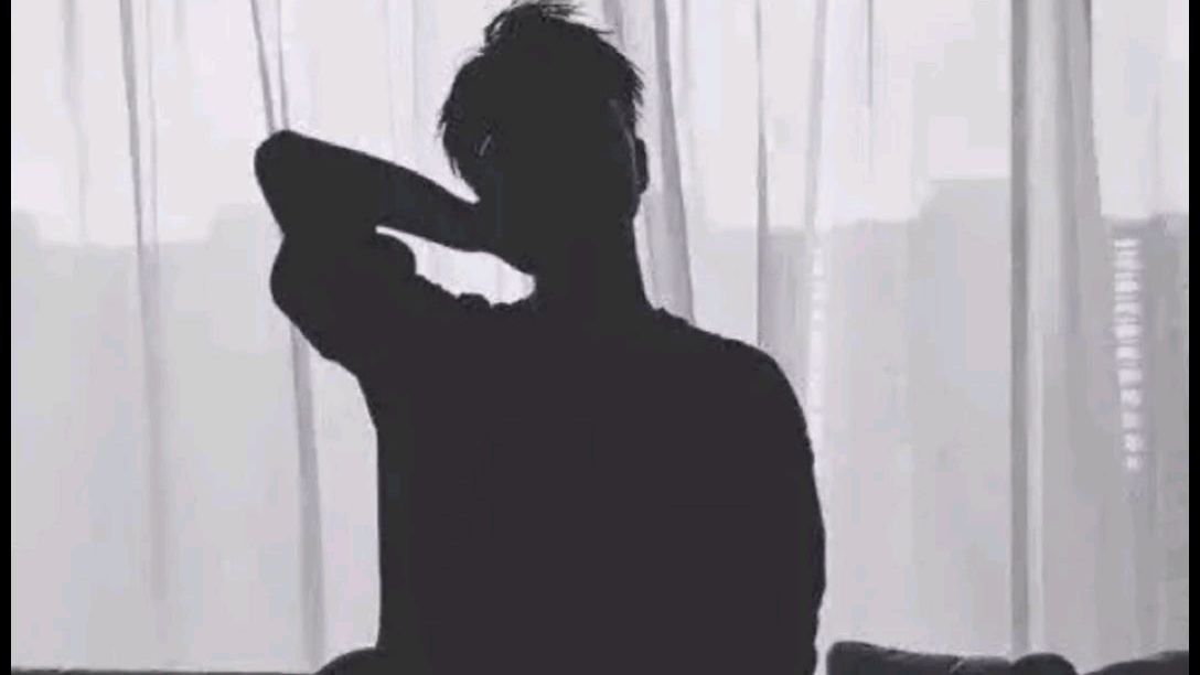 黑白风格剪影头像