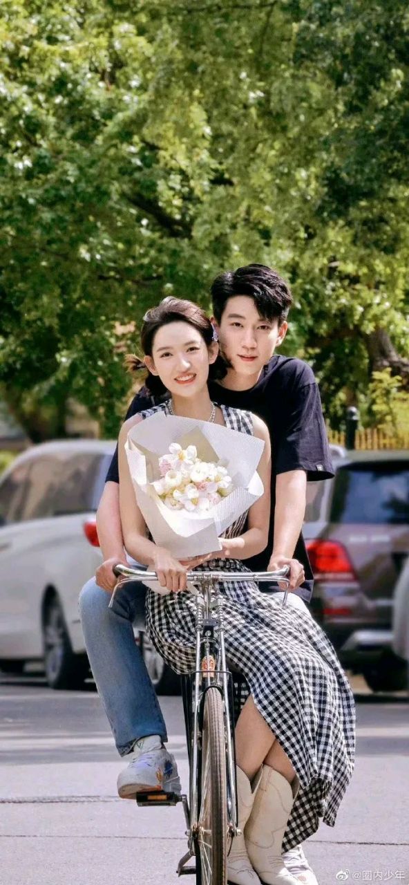 咱就是说,王子奇和王玉雯这次参加微博之夜,真是不白上啊,光是双人