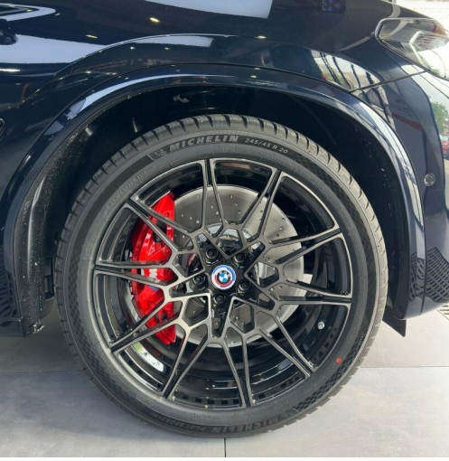 大连分享新款宝马ix3升级改装mp刹车卡钳395刹车盘