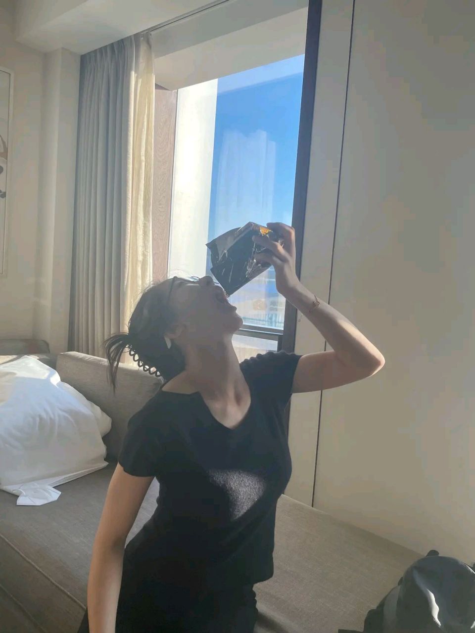 李依晓# 这是那柔弱不能自理的外室