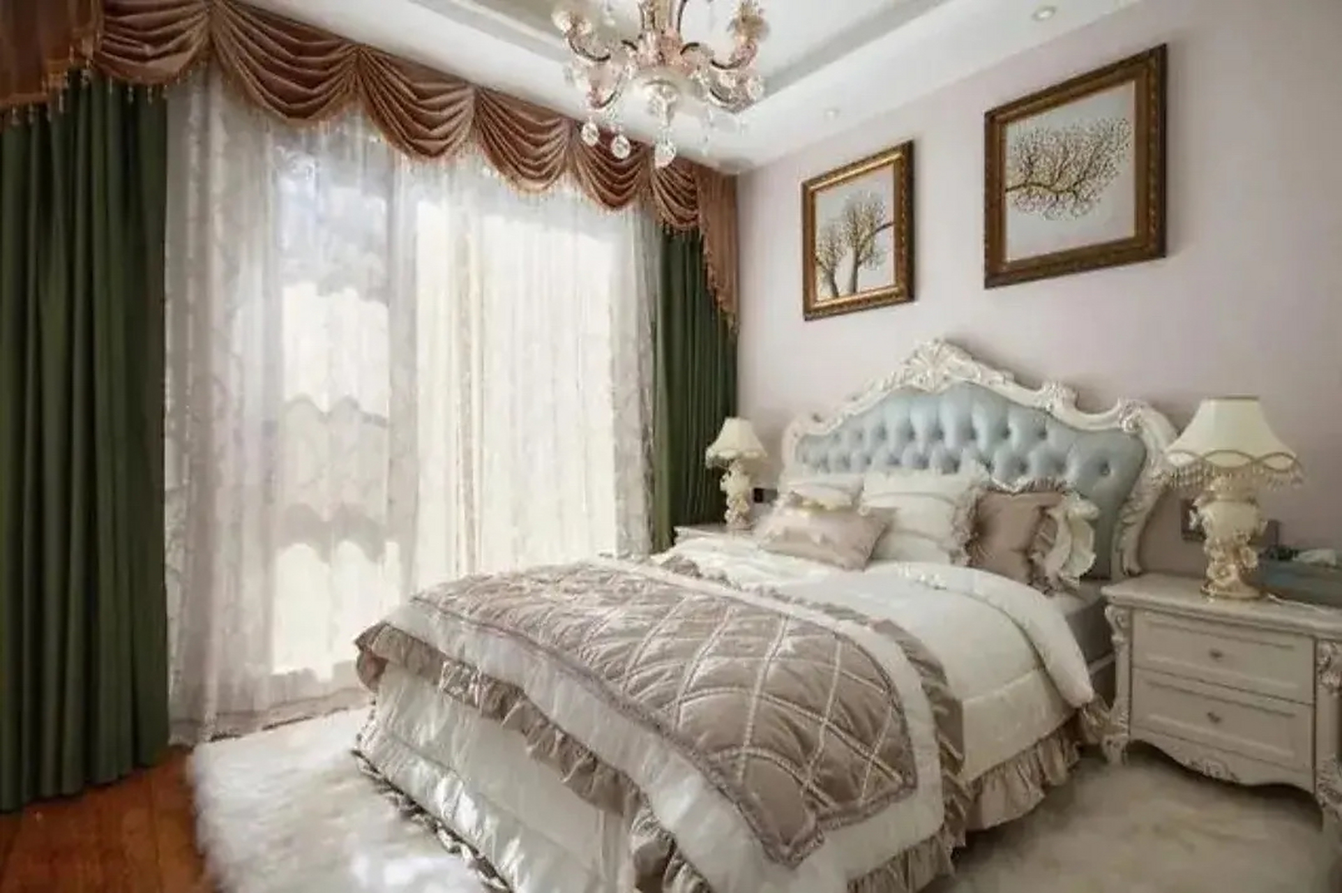 杨紫的4000千万豪宅 她喜欢欧式风格,装修的豪华,房间满满的少女感