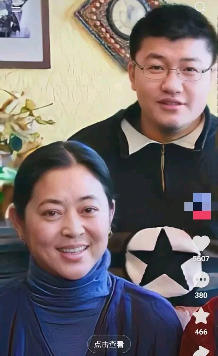 倪萍的3段婚姻5个恋人,和她唯一的儿子,不为人知的艰难岁月