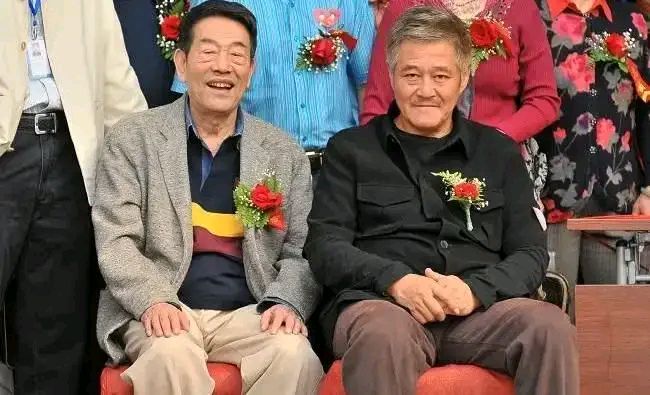 91岁杨少华入院,平时与孙子拍段子,曾经接受过赵本山的资助