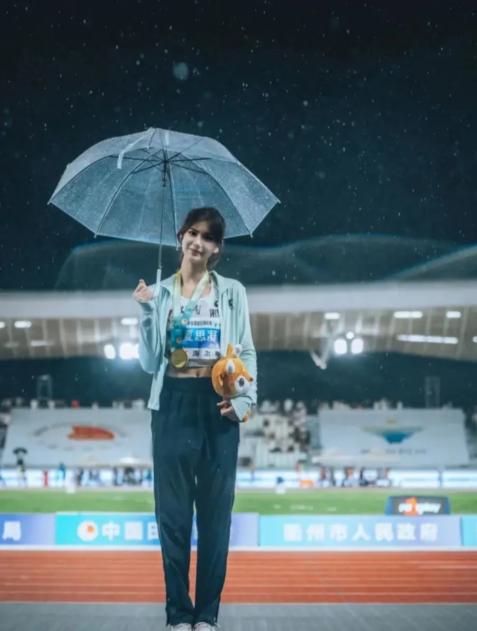 并存的女神级健将,备受全娱乐圈瞩目,不出意外会是今年广告代言新宠儿