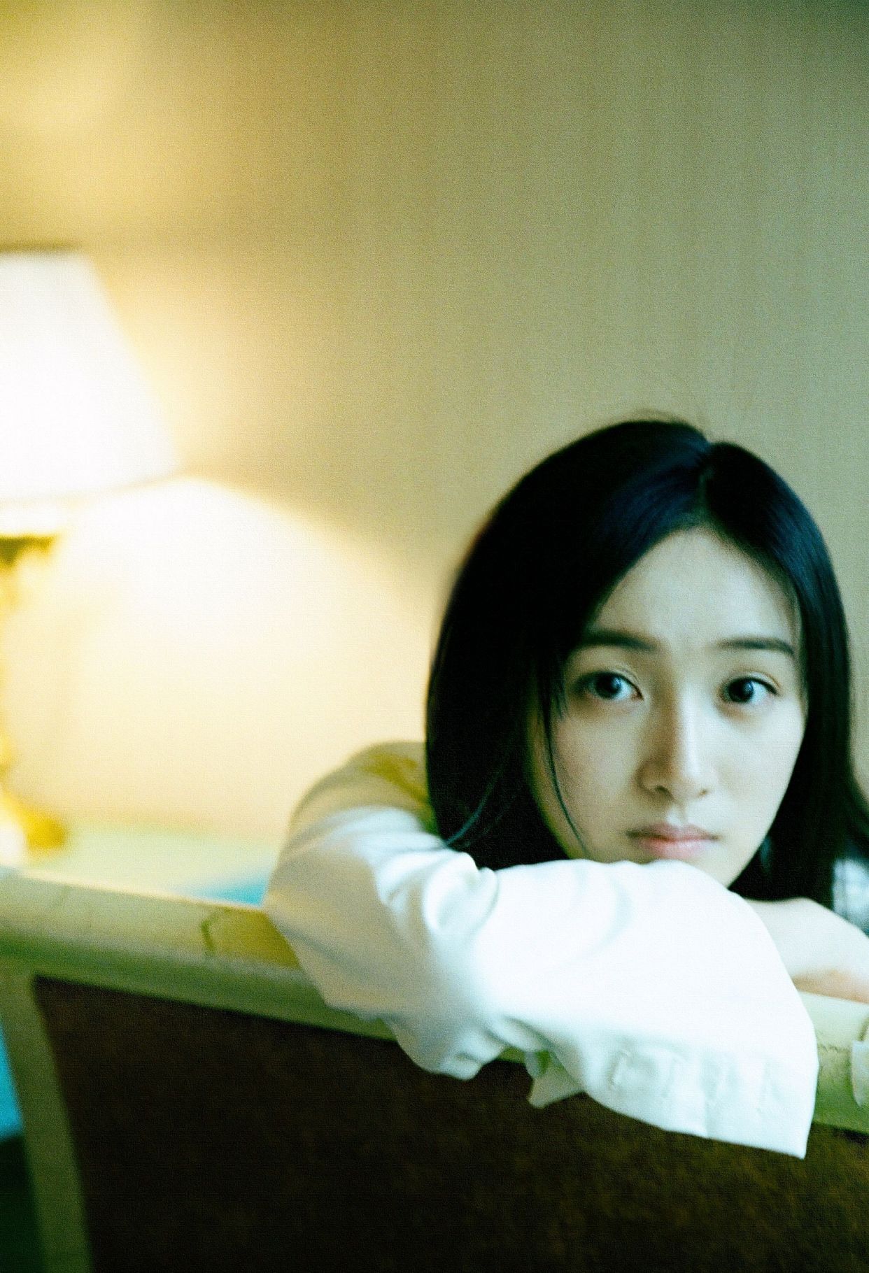 "美少女"何依蔓:甜美迷人,青春靓丽